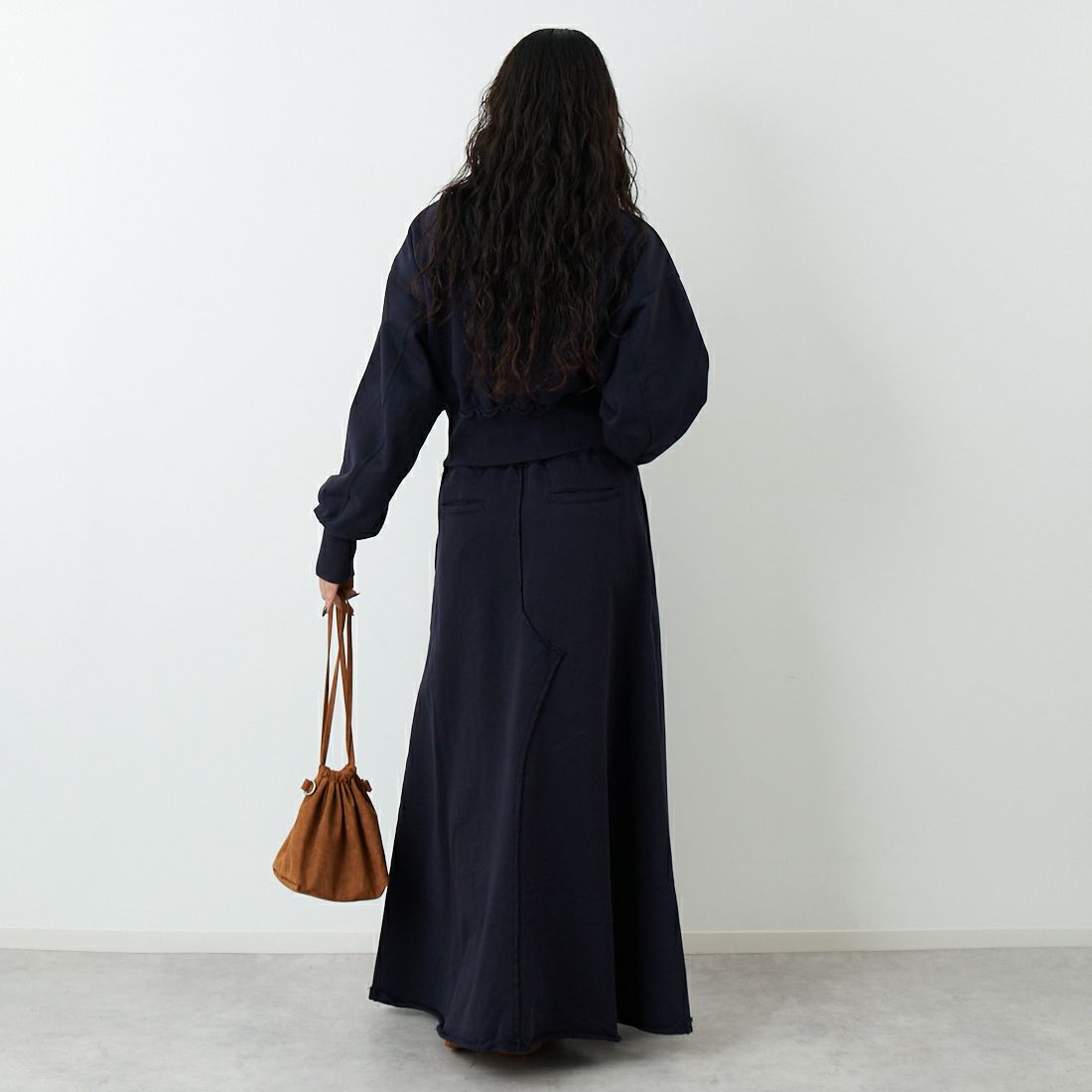 emmi [エミ] スウェットマキシスカート [13WCS261034] DNVY &&モデル身長：162cm 着用サイズ：0&&