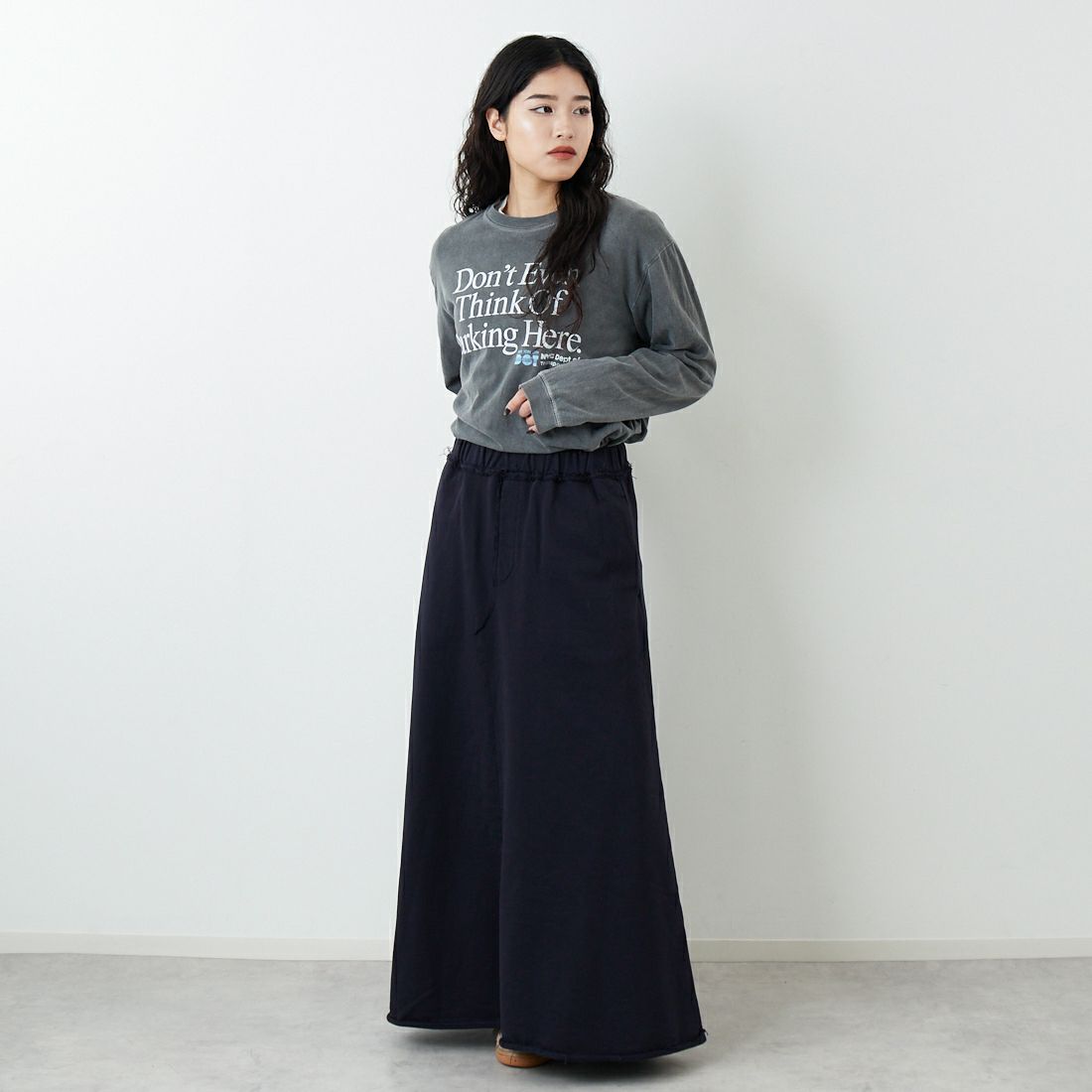 emmi [エミ] スウェットマキシスカート [13WCS261034] DNVY &&モデル身長：162cm 着用サイズ：0&&