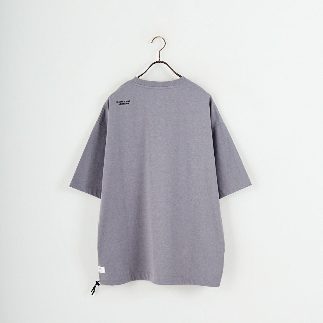 JEANSFACTORY × NANGA [ジーンズファクトリー × ナンガ] 別注 ルーズフィット ドローコードポケットTシャツ [NW26SS-JF5] CHARCOAL