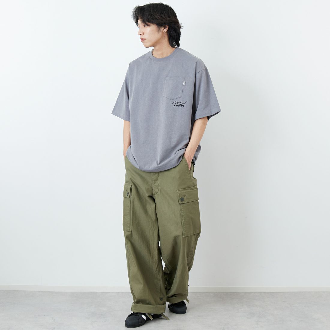 JEANSFACTORY × NANGA [ジーンズファクトリー × ナンガ] 別注 ルーズフィット ドローコードポケットTシャツ [NW26SS-JF5] CHARCOAL