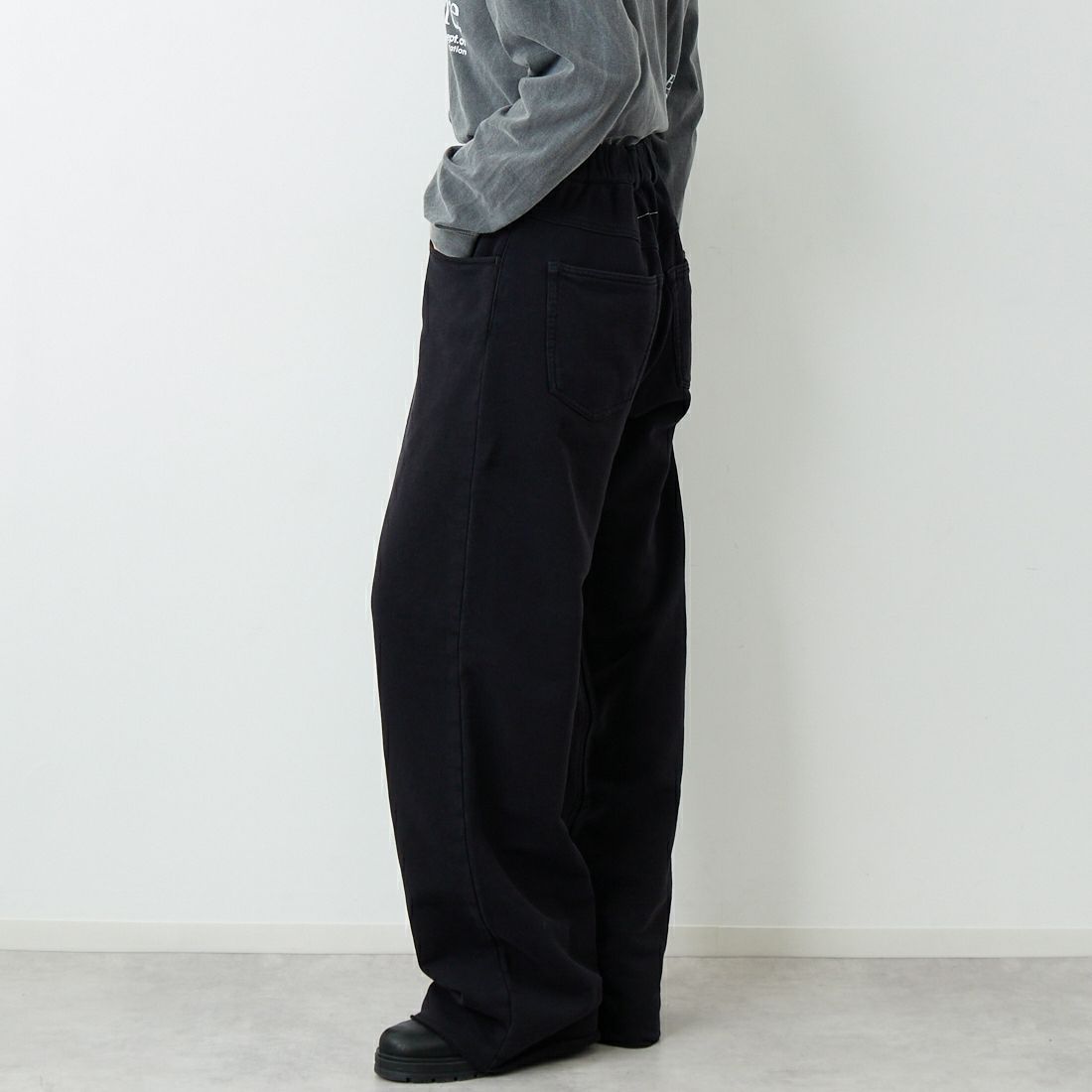 MM6 Maison Margiela [エムエムシックス メゾン マルジェラ] コットン ワイドレッグトラウザーズ [S52KA0548-M25014] 900 BLACK &&モデル身長：162cm 着用サイズ：S&&