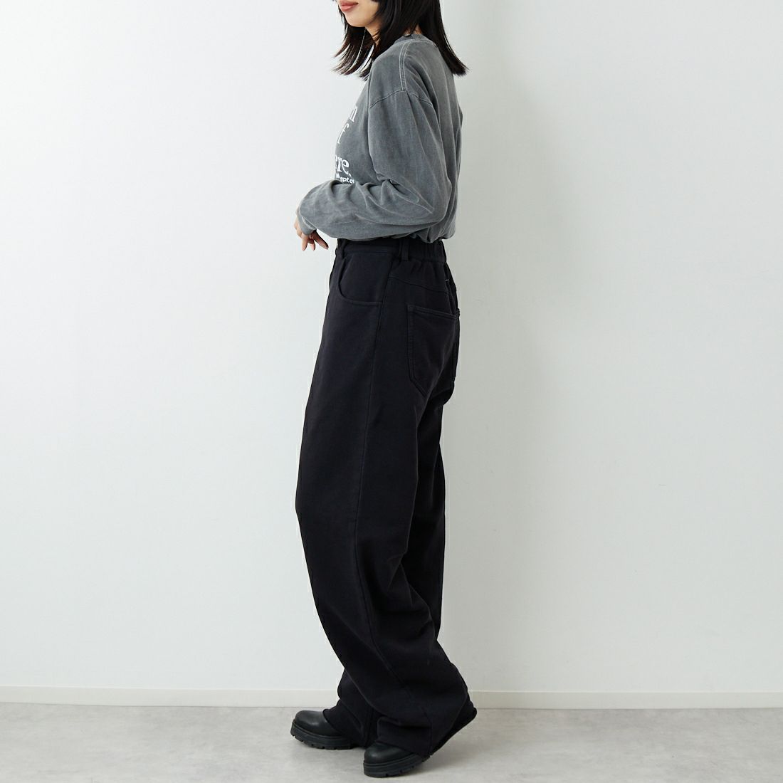 MM6 Maison Margiela [エムエムシックス メゾン マルジェラ] コットン ワイドレッグトラウザーズ [S52KA0548-M25014] 900 BLACK &&モデル身長：162cm 着用サイズ：S&&