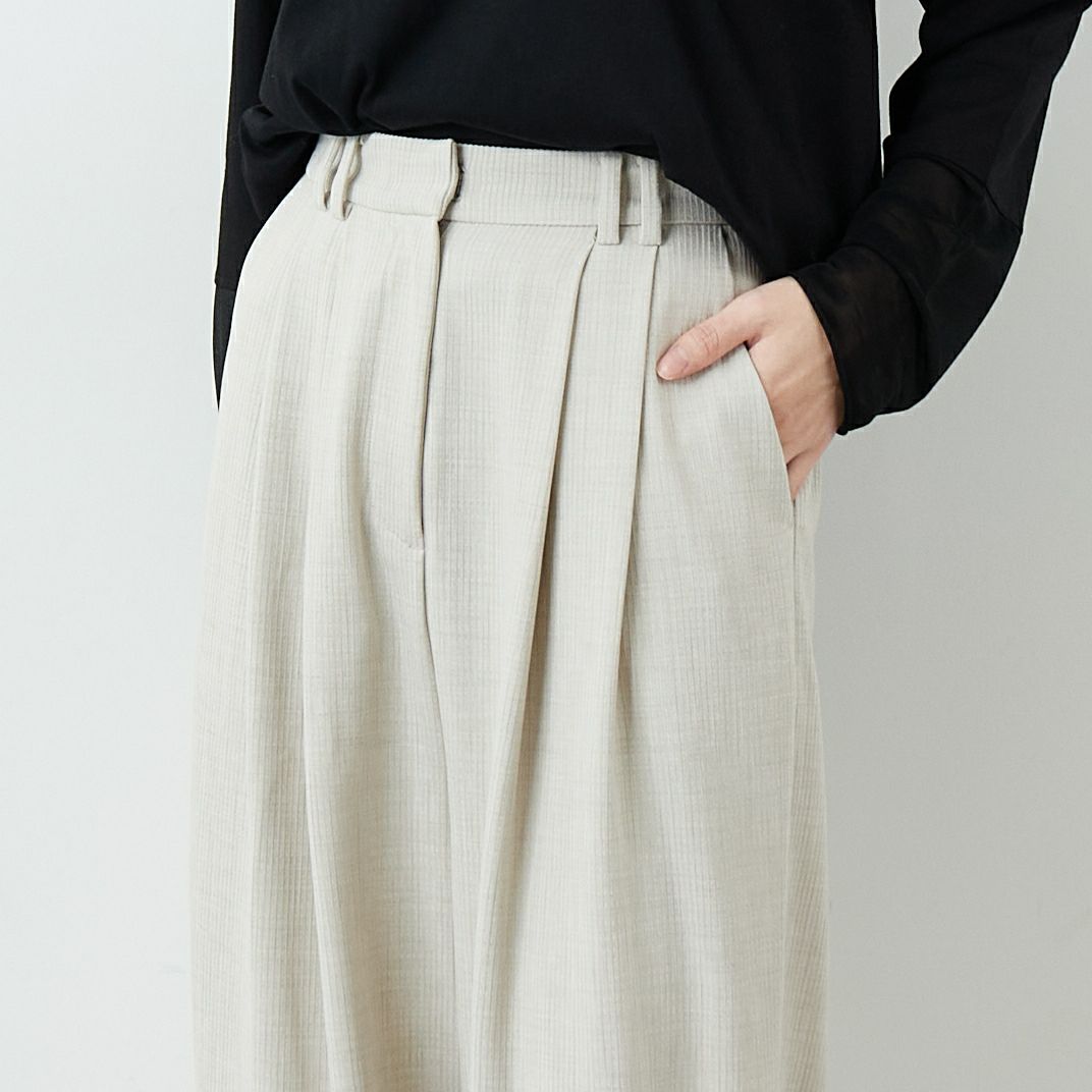 RIM.ARK [リムアーク] ドビーストライプ ダブルタックパンツ [460JSL31-0171] L/BEG &&モデル身長：162cm 着用サイズ：36&&