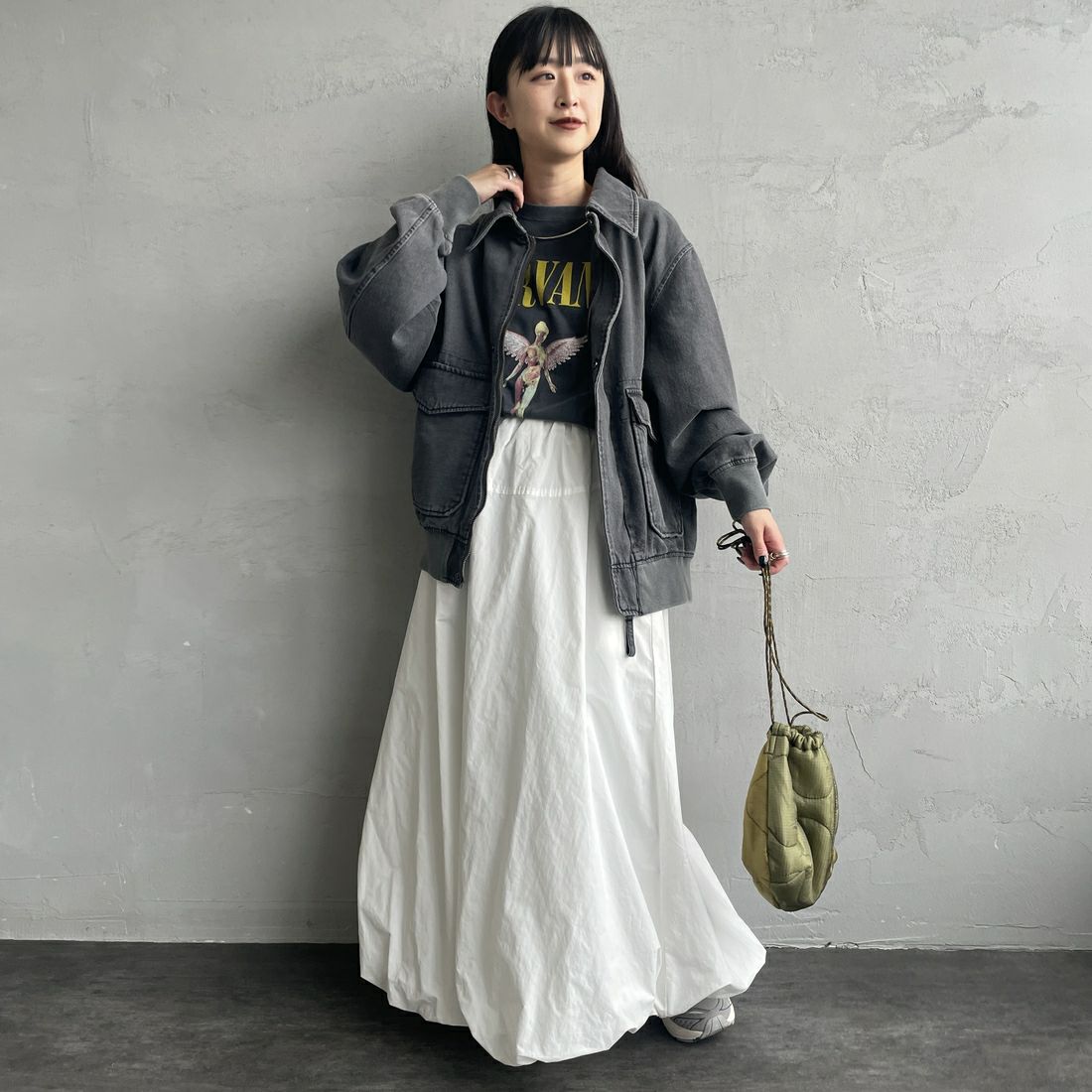 ARMY TWILL SANFORIZED [アーミーツイル サンフォライズド] 別注 ショート丈 デニムブルゾン [AM-2614502-INT-JF] BLACK &&モデル身長：150cm 着用サイズ：S&&