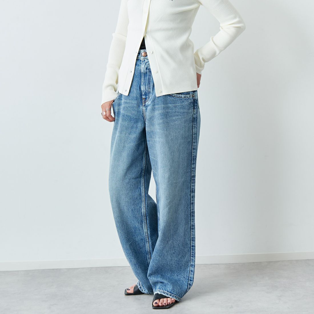 RED CARD TOKYO [レッドカード トーキョー] Dakota Mouse ストレートデニム [72W12101LMS] S-LEGACY M &&モデル身長：159cm 着用サイズ：M&&