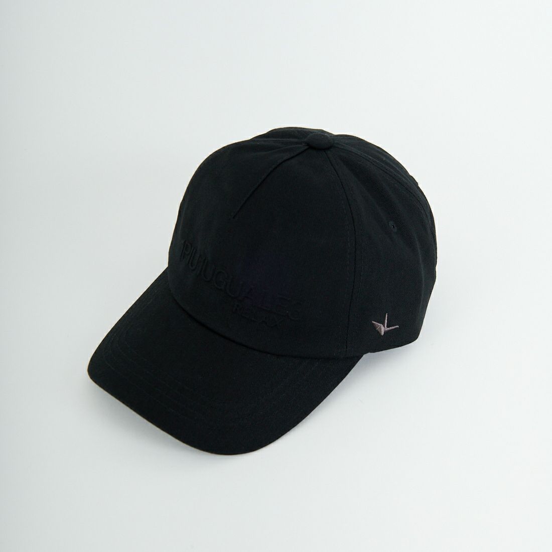 1PIU1UGUALE3 RELAX [ウノ ピゥ ウノ ウグァーレ トレ] エンボスロゴ ベースボールキャップ [USZ-26020] SN90 BLACK