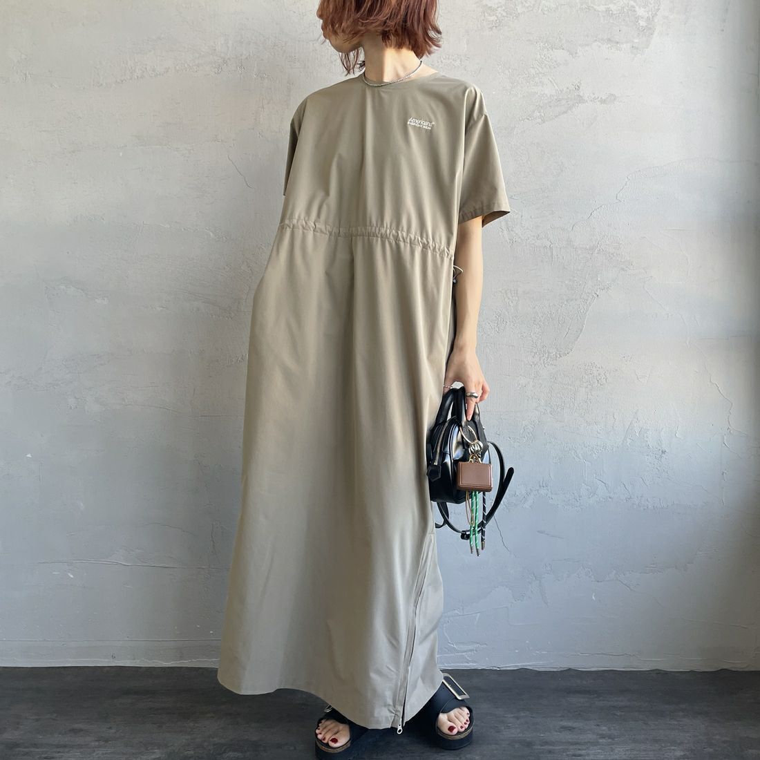 Americana × JEANS FACTORY [アメリカーナ × ジーンズファクトリー] 別注 4WAYストレッチ ウエストギャザー マキシ丈ワンピース [ASO-S-849-JF] ｸﾞﾚｰｼﾞｭ &&モデル身長：158cm 着用サイズ：ONE SIZE&&