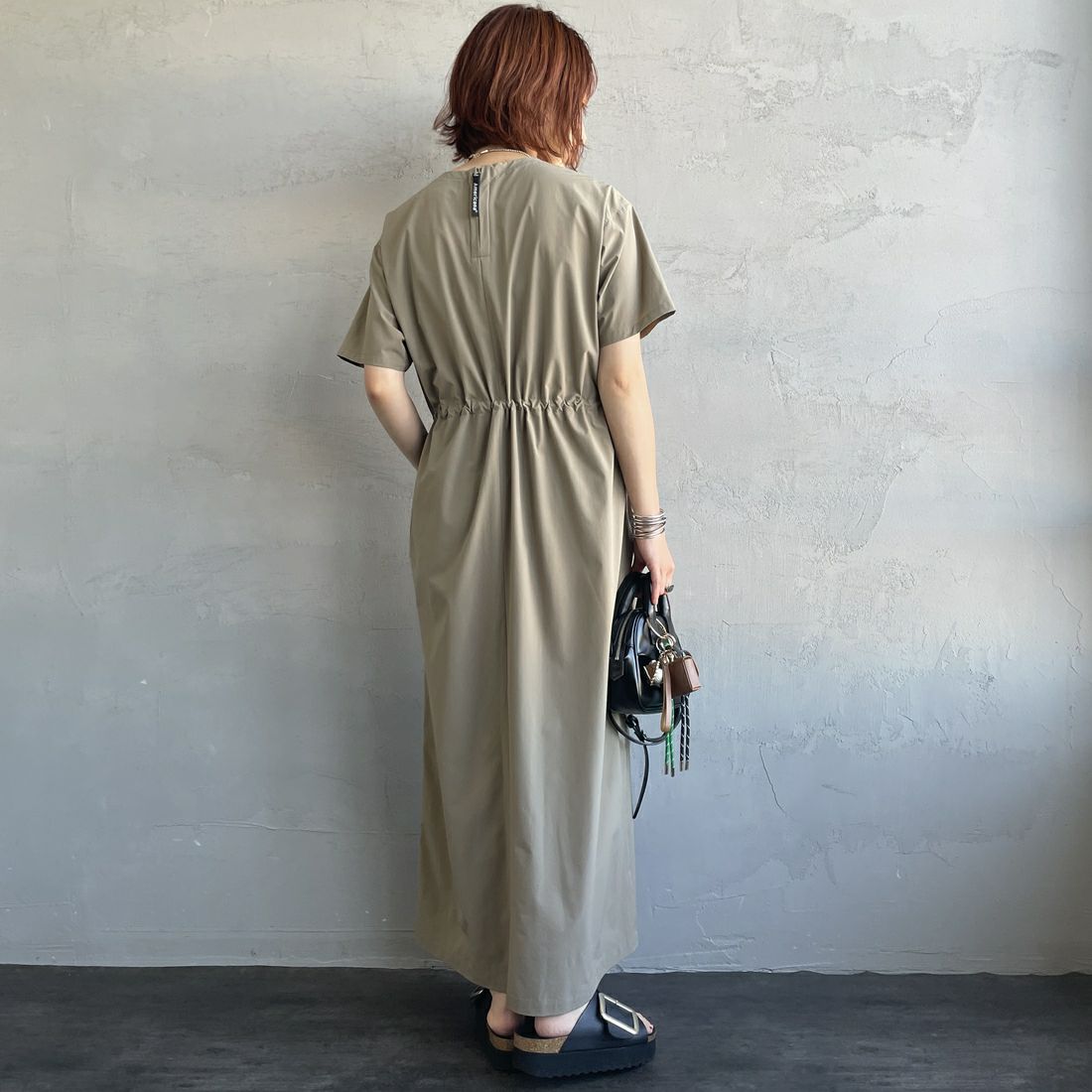 Americana × JEANS FACTORY [アメリカーナ × ジーンズファクトリー] 別注 4WAYストレッチ ウエストギャザー マキシ丈ワンピース [ASO-S-849-JF] ｸﾞﾚｰｼﾞｭ &&モデル身長：158cm 着用サイズ：ONE SIZE&&