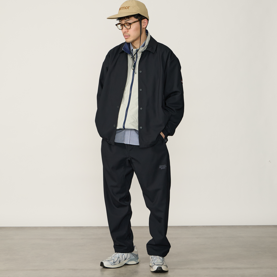 Marmot [マーモット] 別注 メリノウール コーチジャケット [MTSS26MJK330IN-JF] BLACK &&モデル身長：179cm 着用サイズ：L&&