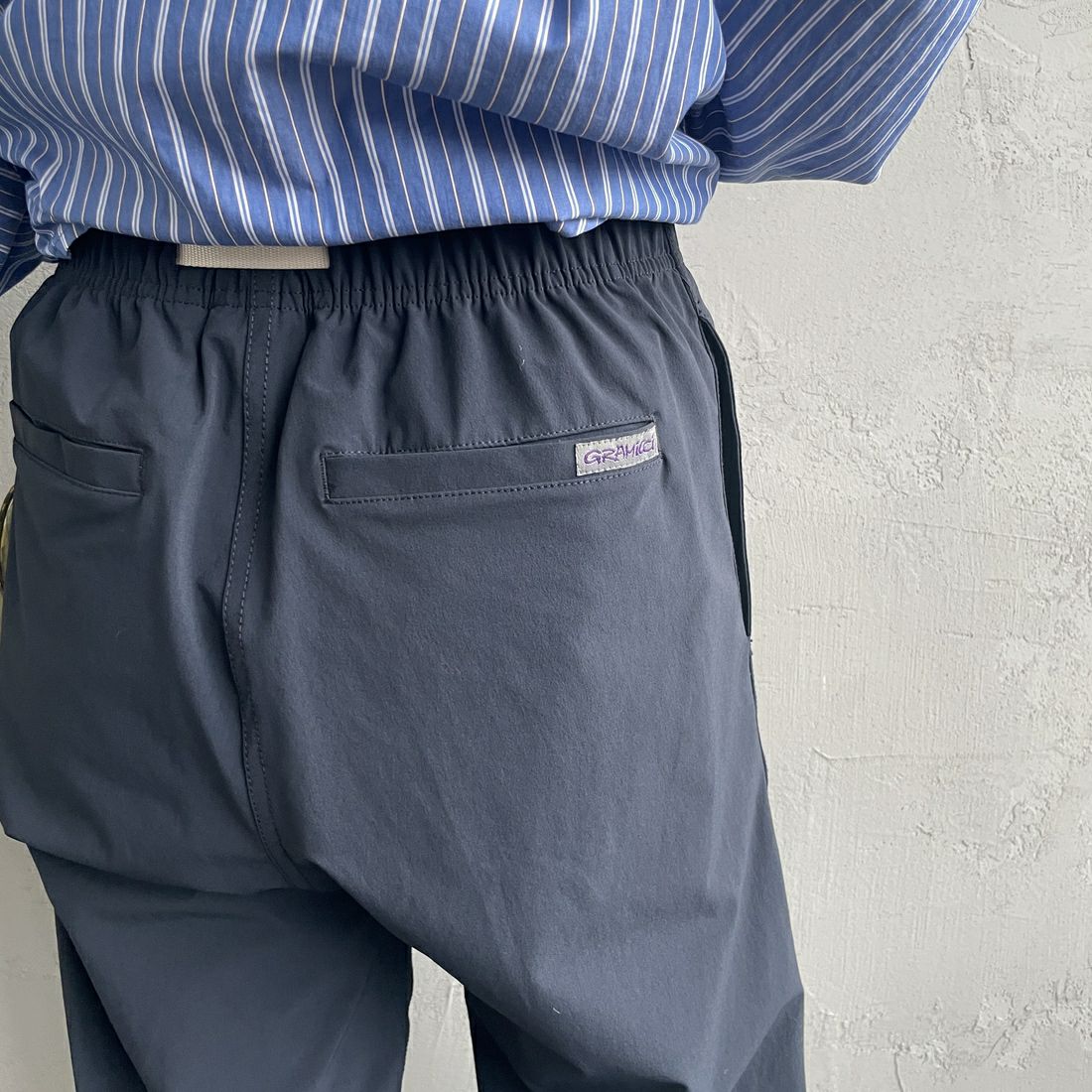 GRAMiCCi [グラミチ] 別注 エブリデイ ナイロンパンツ [GUP6-S2013-JF] MIDNIGHT &&モデル身長：158cm 着用サイズ：S&&