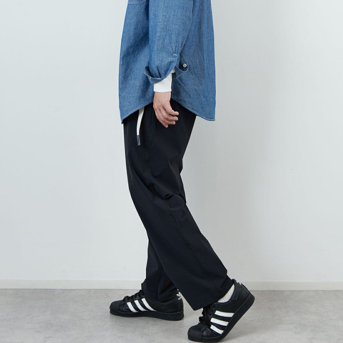 GRAMiCCi [グラミチ] 別注 エブリデイ ナイロンパンツ [GUP6-S2013-JF] BLACK &&モデル身長：179cm 着用サイズ：XL&&