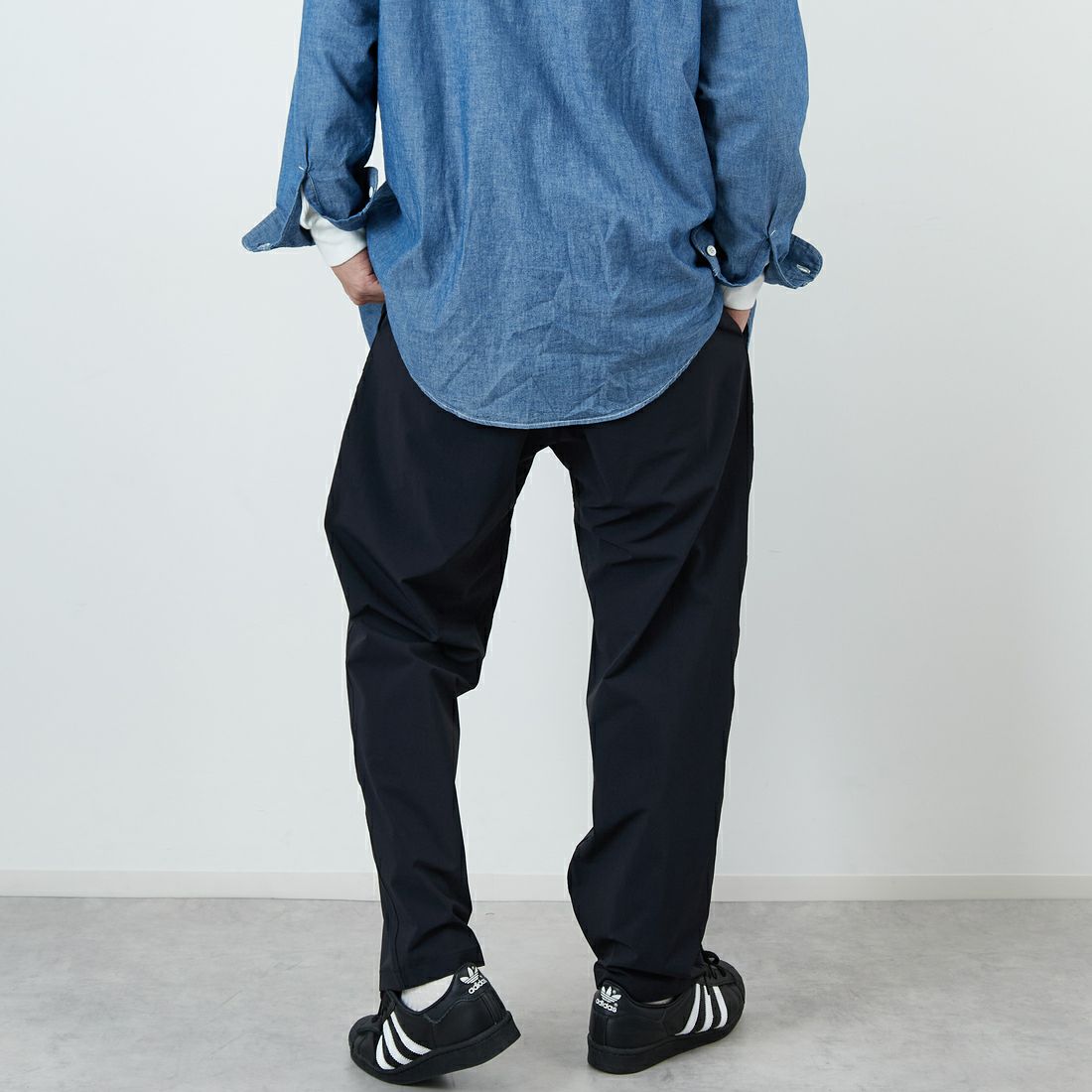 GRAMiCCi [グラミチ] 別注 エブリデイ ナイロンパンツ [GUP6-S2013-JF] BLACK &&モデル身長：179cm 着用サイズ：XL&&