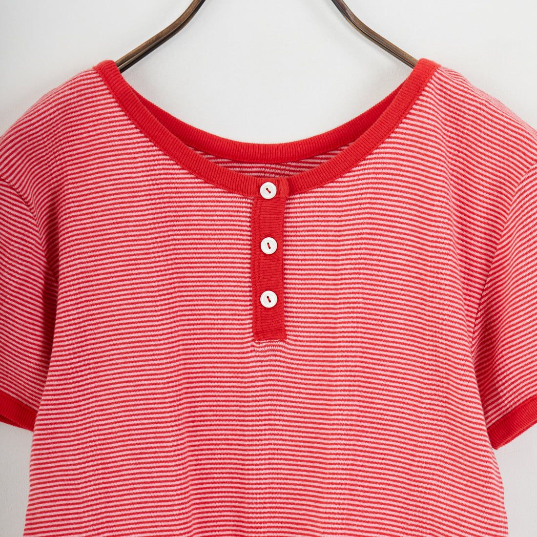 Robert P.Miller [ロバートピーミラー] 別注 クロップド丈 ボーダーヘンリーネックTシャツ [RM261-2265IN-JF] CHERRY