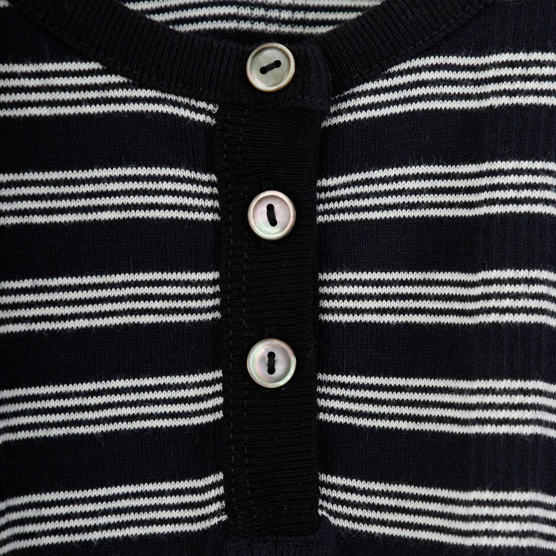 Robert P.Miller [ロバートピーミラー] 別注 クロップド丈 ボーダーヘンリーネックTシャツ [RM261-2265IN-JF] CARBON