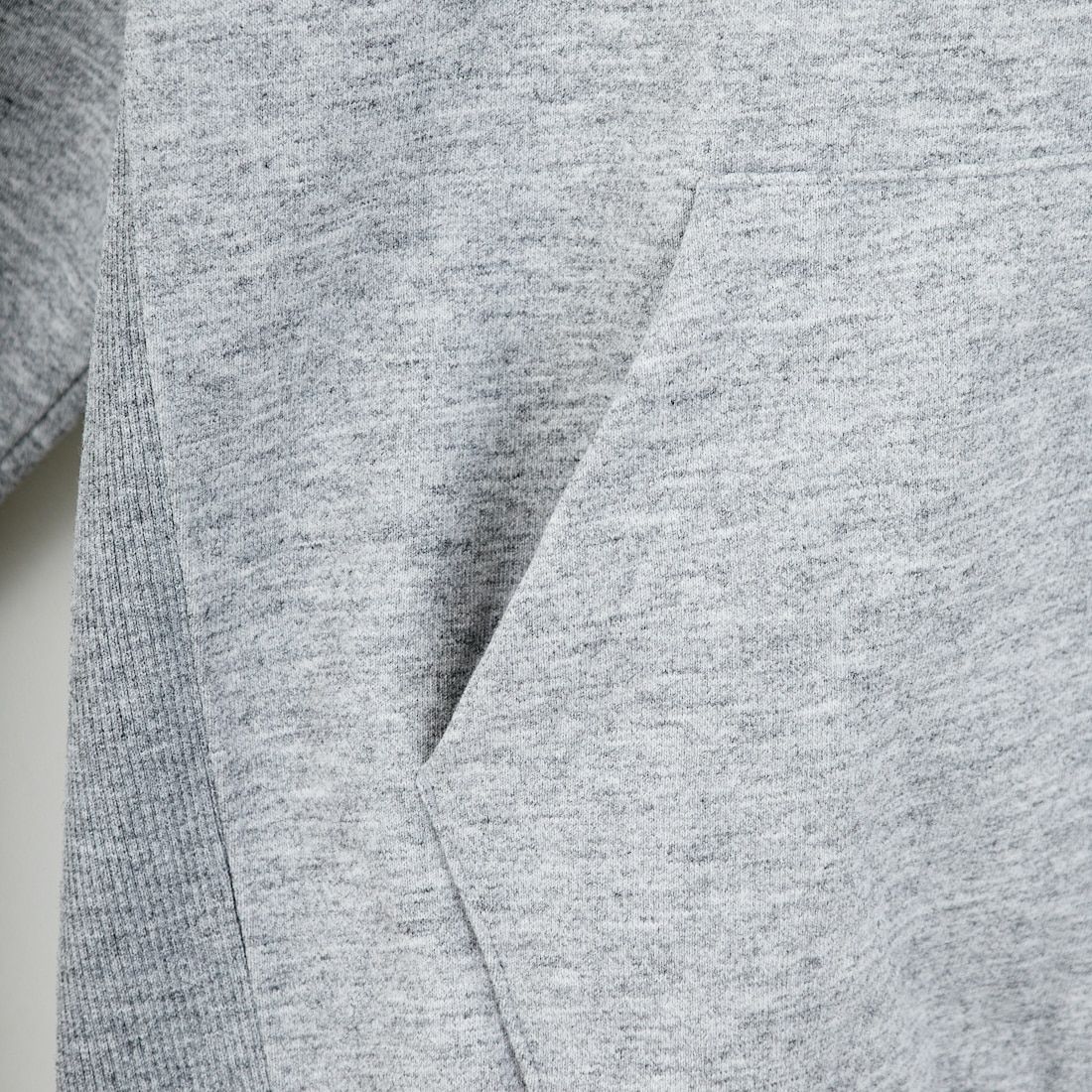 THE NORTH FACE [ザ ノースフェイス] バックスクエアロゴフーディ [NT62533] Z