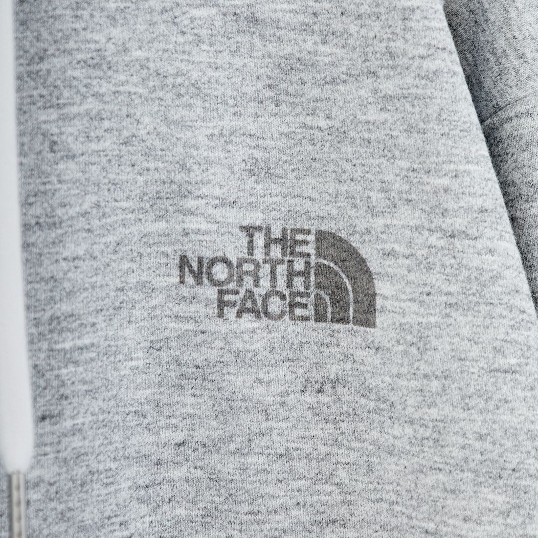 THE NORTH FACE [ザ ノースフェイス] バックスクエアロゴフーディ [NT62533] Z