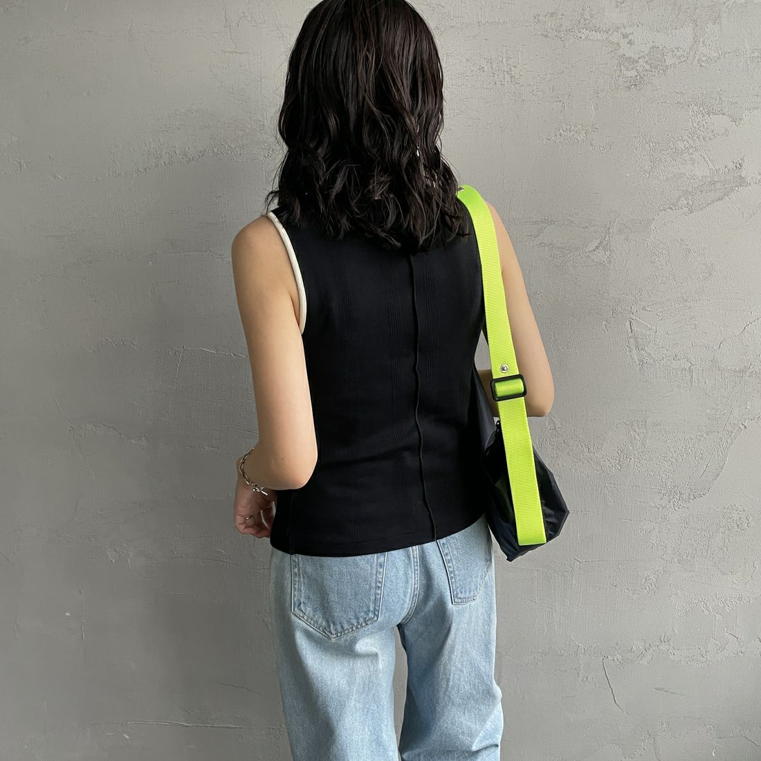 Robert P.Miller [ロバートピーミラー] 別注 配色 センタースリット パネルリブタンクトップ [RM261-2261IN-JF] BLK/IVO &&モデル身長：160cm 着用サイズ：F&&