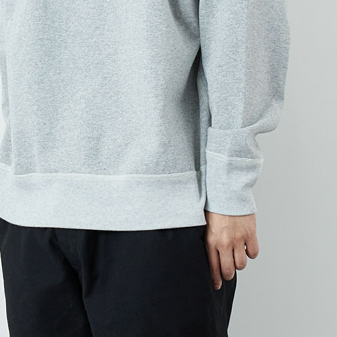 L.L.BEAN [エルエルビーン] PORTAGE クルーネックスウェット [6175-3049] 29 TOP GRY &&モデル身長：179cm 着用サイズ：L&&