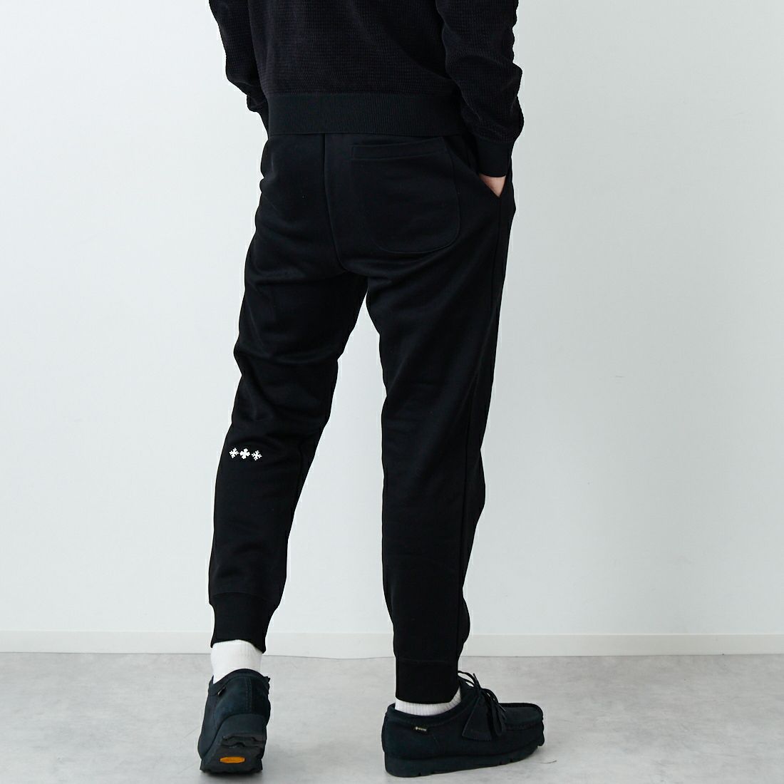 TATRAS [タトラス] FOLMIDO/フォルミード スウェットパンツ [MCKZ0048103588] BLACK &&モデル身長：179cm 着用サイズ：3&&