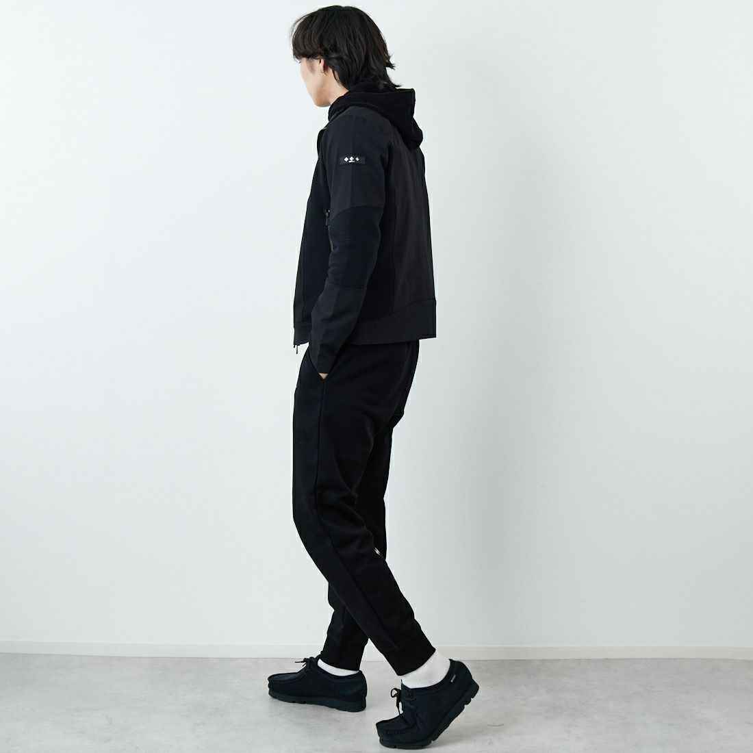 TATRAS [タトラス] FOLMIDO/フォルミード スウェットパンツ [MCKZ0048103588] BLACK &&モデル身長：179cm 着用サイズ：3&&