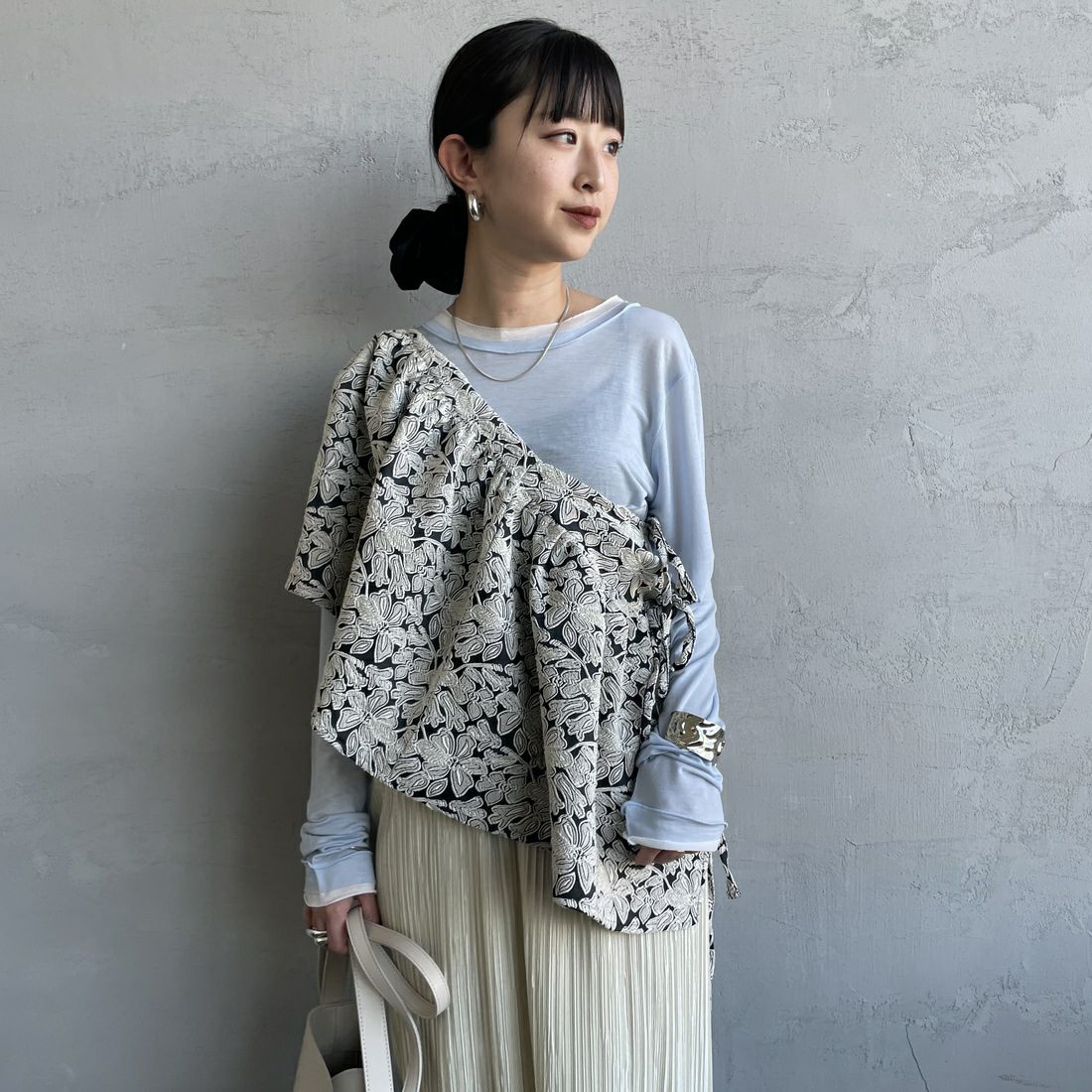 nenom [ネノム] マルチWAY ジャガード ペプラムキャミブラウス [NE26312007] 02 BLK/OFF &&モデル身長：150cm 着用サイズ：F&&