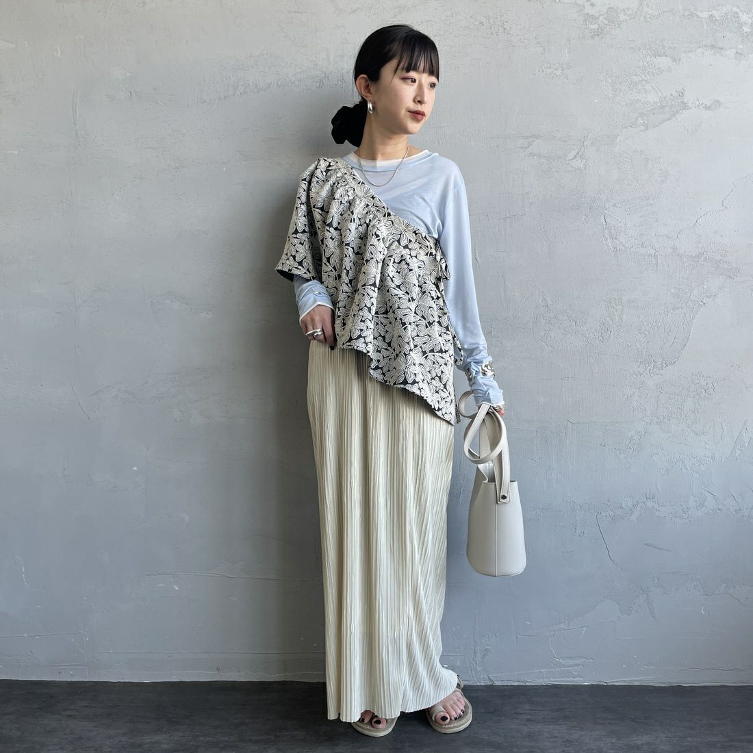 nenom [ネノム] マルチWAY ジャガード ペプラムキャミブラウス [NE26312007] 02 BLK/OFF &&モデル身長：150cm 着用サイズ：F&&