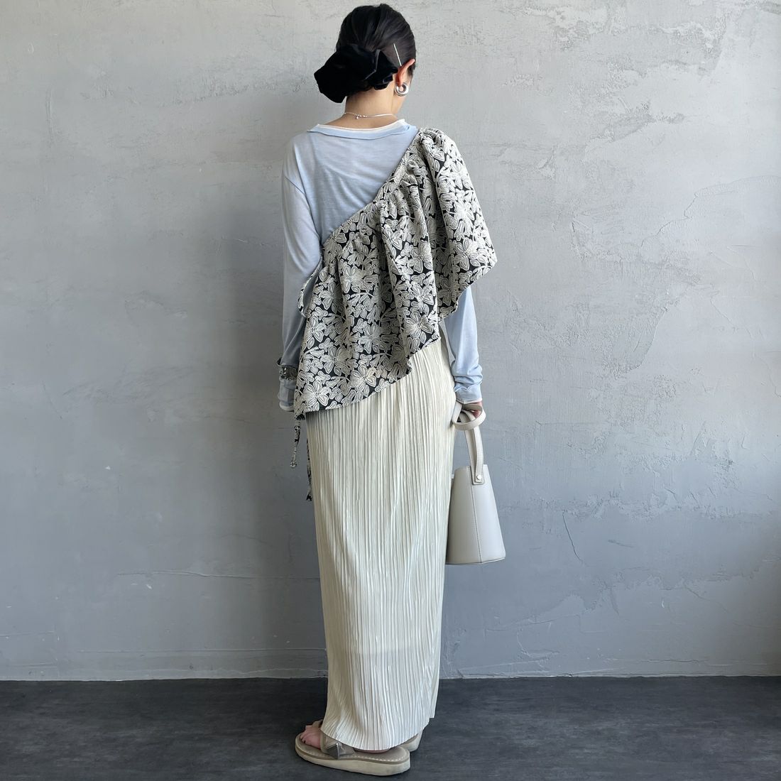 nenom [ネノム] マルチWAY ジャガード ペプラムキャミブラウス [NE26312007] 02 BLK/OFF &&モデル身長：150cm 着用サイズ：F&&