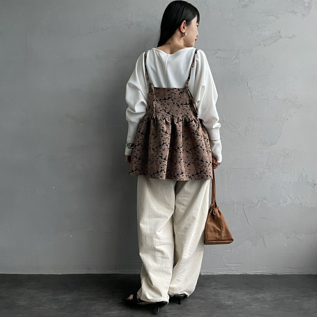 nenom [ネノム] マルチWAY ジャガード ペプラムキャミブラウス [NE26312007] 28 BLK/BRN &&モデル身長：150cm 着用サイズ：F&&