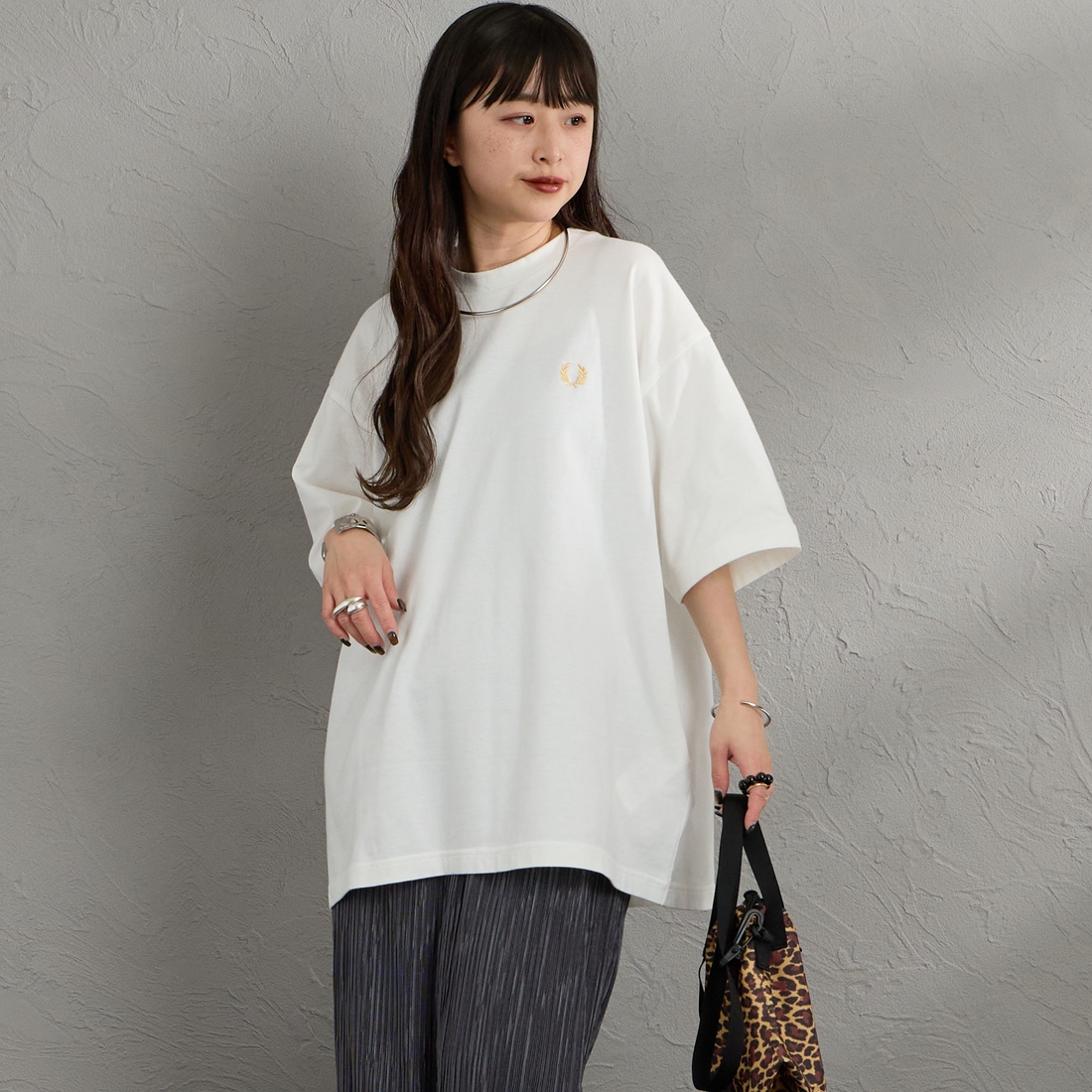 FRED PERRY [フレッドペリー] 別注 ORIGINAL SPORTSWEAR バック刺繍ロゴTシャツ [FPM-26S-023JF] BLACK/SNOW