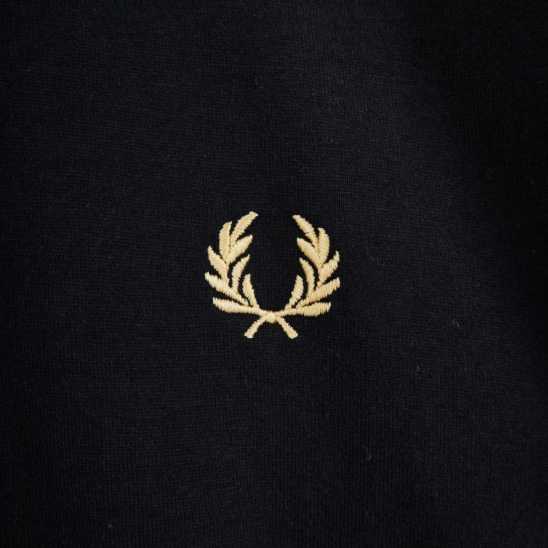 FRED PERRY [フレッドペリー] 別注 ORIGINAL SPORTSWEAR バック刺繍ロゴTシャツ [FPM-26S-023JF] BLACK/SNOW