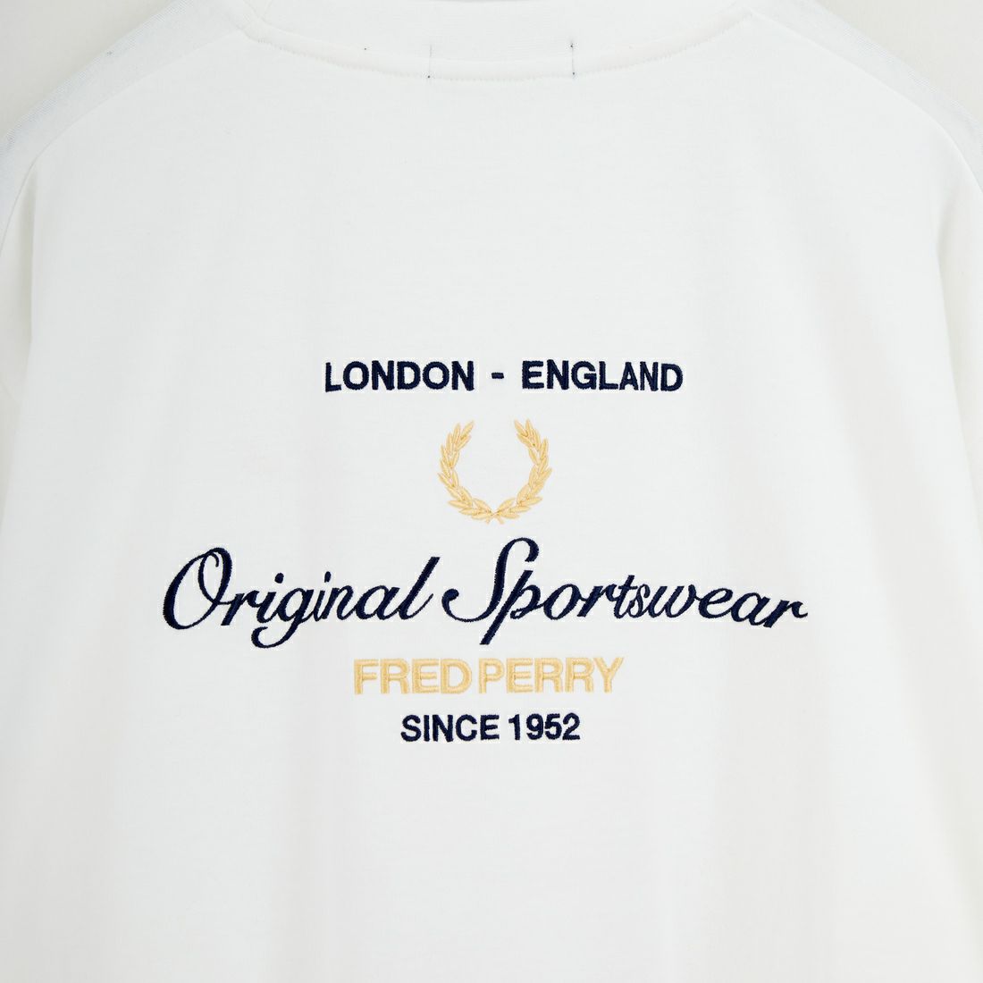 FRED PERRY [フレッドペリー] 別注 ORIGINAL SPORTSWEAR バック刺繍ロゴTシャツ [FPM-26S-023JF] SNOW WHITE