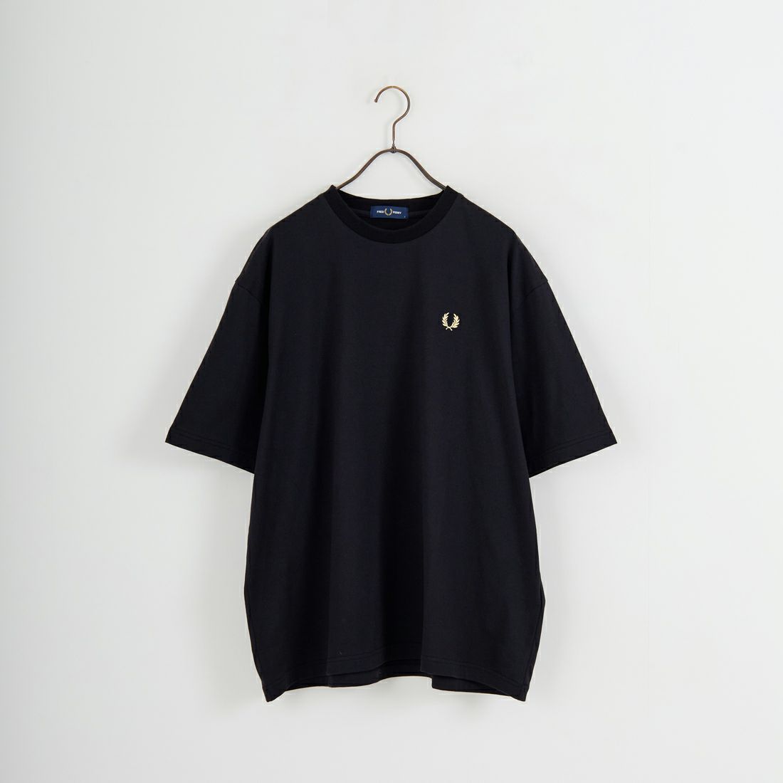 FRED PERRY [フレッドペリー] 別注 ORIGINAL SPORTSWEAR バック刺繍ロゴTシャツ [FPM-26S-023JF] BLACK/SNOW