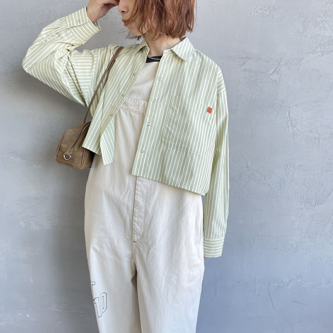 UNIVERSAL OVERALL [ユニバーサルオーバーオール] 別注 ショート丈 ビッグポケットストライプシャツ [U2533158IN-JF] ﾚﾓﾝ &&モデル身長：158cm 着用サイズ：F&&