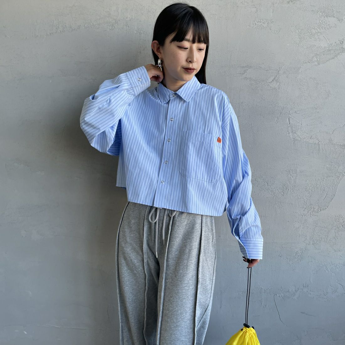 UNIVERSAL OVERALL [ユニバーサルオーバーオール] 別注 ショート丈 ビッグポケットストライプシャツ [U2533158IN-JF] ｻｯｸｽ &&モデル身長：150cm 着用サイズ：F&&