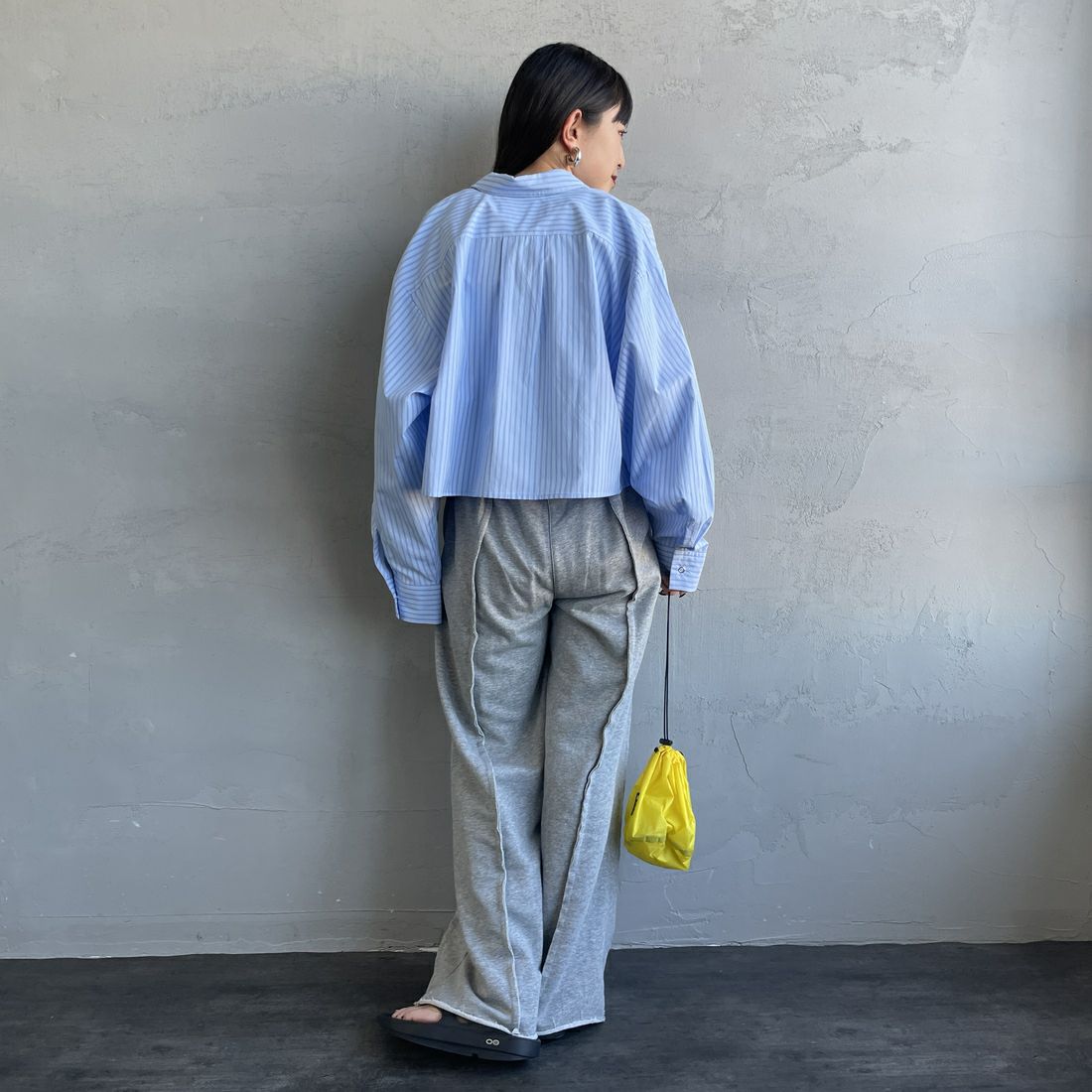 UNIVERSAL OVERALL [ユニバーサルオーバーオール] 別注 ショート丈 ビッグポケットストライプシャツ [U2533158IN-JF] ｻｯｸｽ &&モデル身長：150cm 着用サイズ：F&&