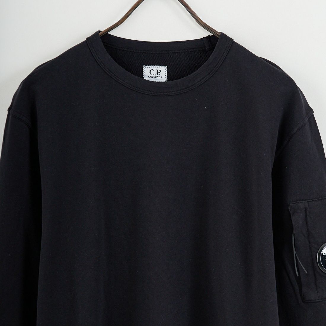 C.P.COMPANY [シーピーカンパニー] ライトフリースクルーネックスウェット [RCCMSS711A] 999 BLACK