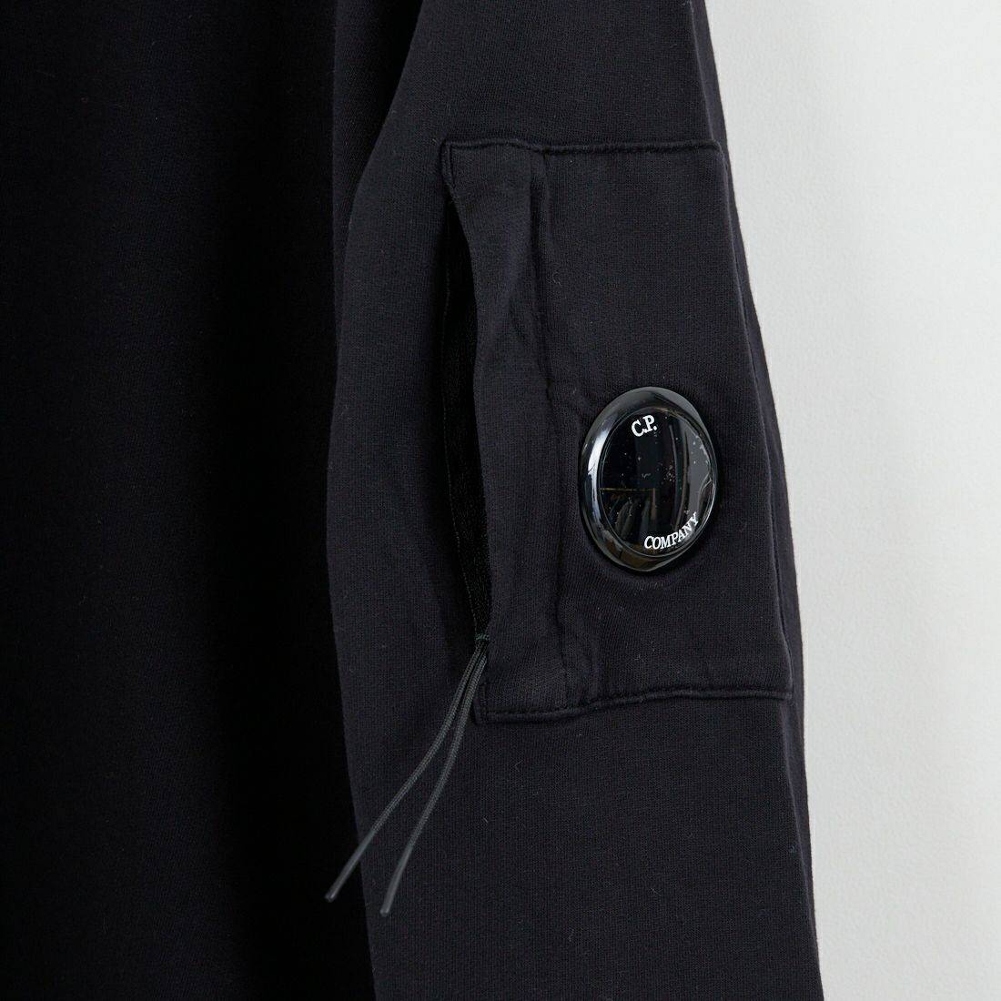 C.P.COMPANY [シーピーカンパニー] ライトフリースクルーネックスウェット [RCCMSS711A] 999 BLACK