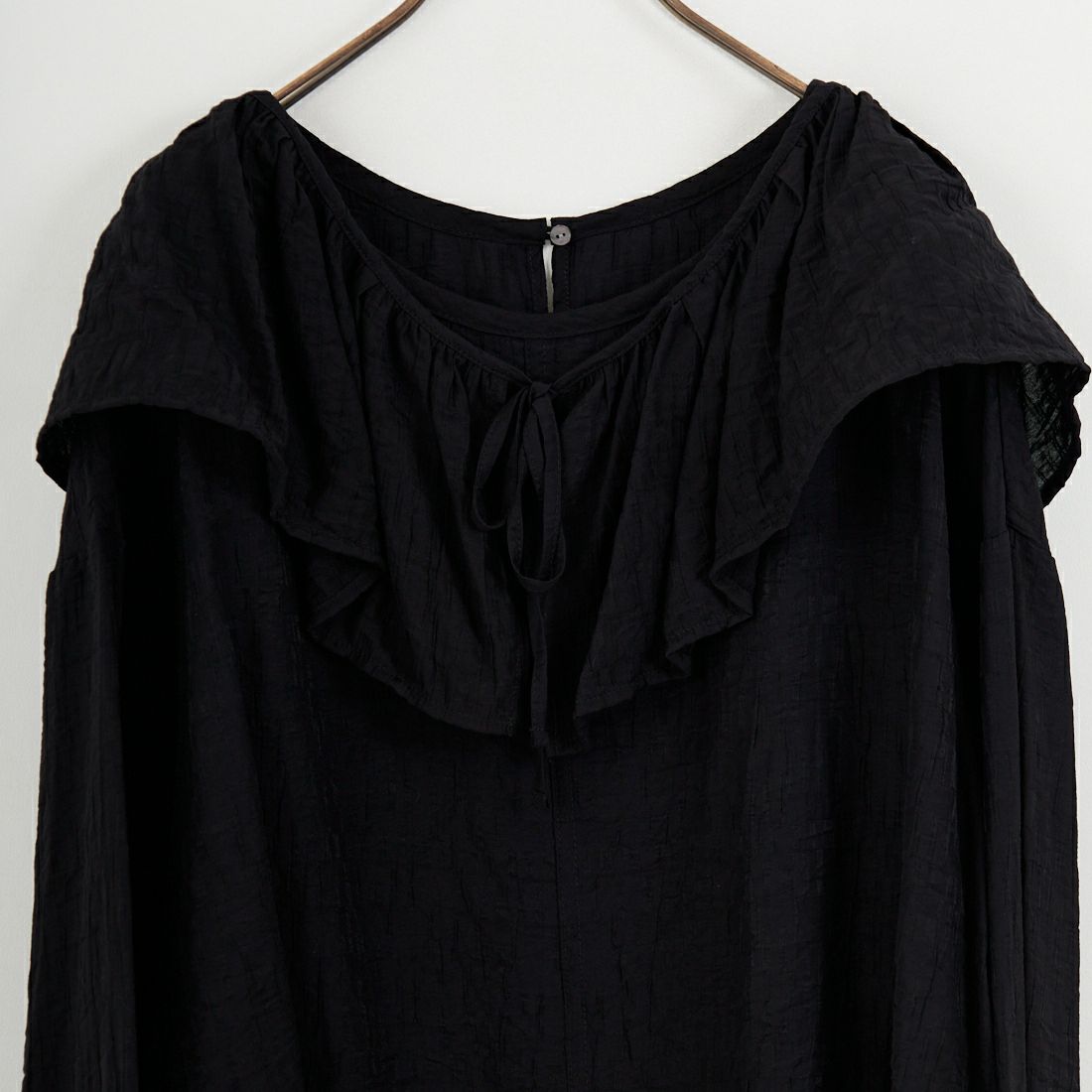 CHIGNON [シニヨン] フリル衿付きシャツ [1556-428KK] BLACK