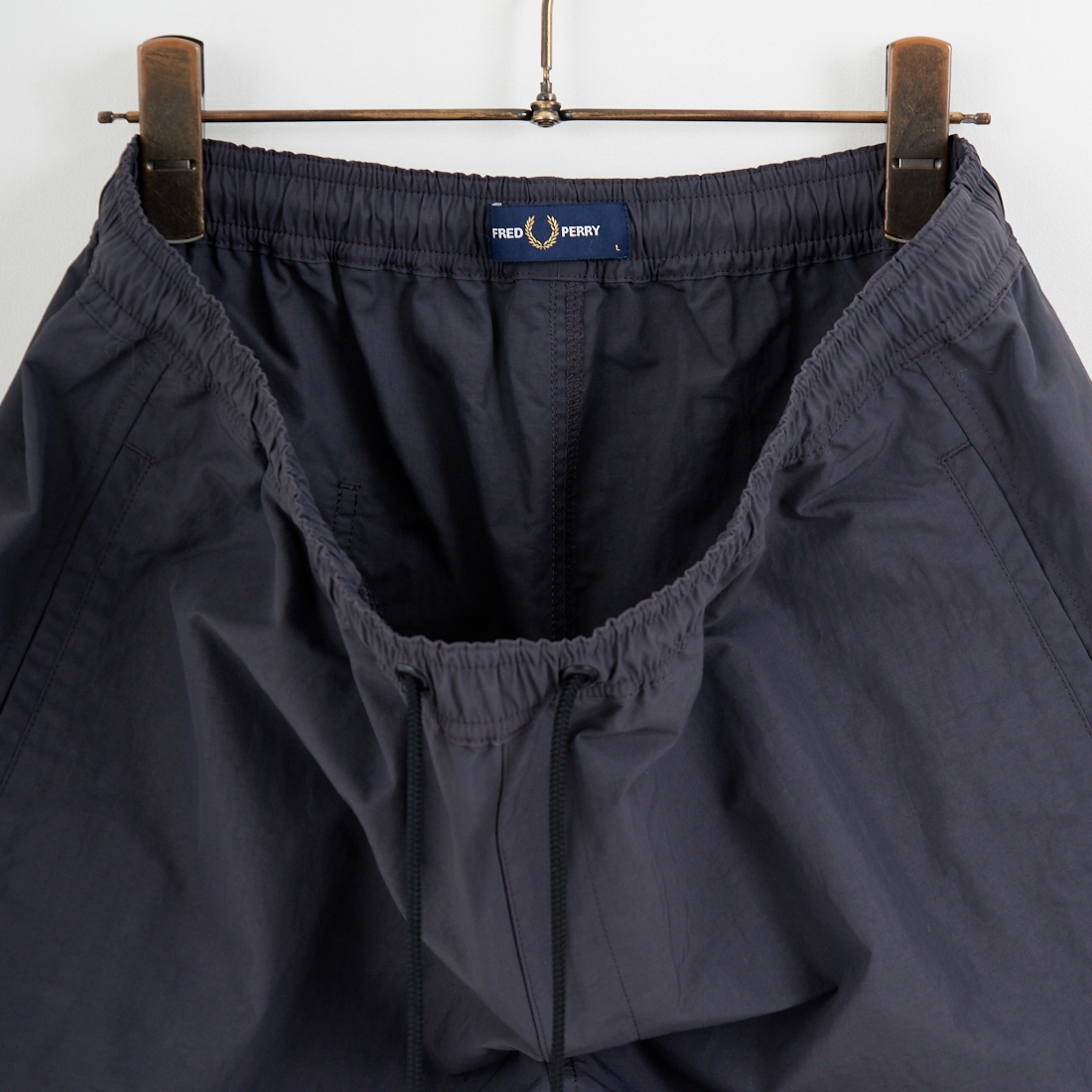 FRED PERRY [フレッドペリー] 別注 ツインティップライン ワンポイントロゴ刺繍 スイムショートパンツ [FPM-26S-020JF]  ANCHOR GRE