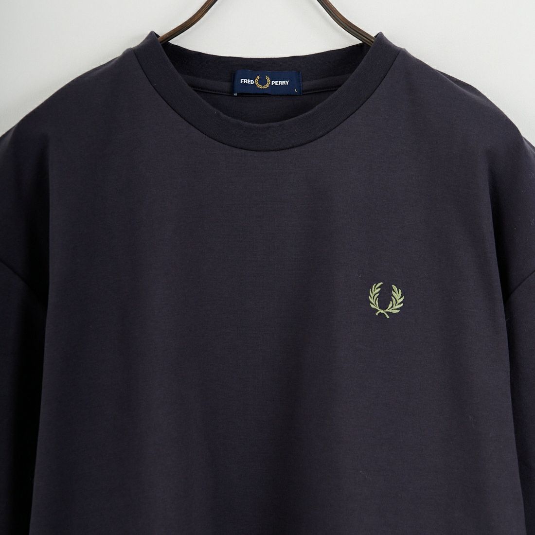 FRED PERRY [フレッドペリー] 別注 ワンポイントロゴ刺繍 ポンチドローコードTシャツ [FPM-26S-022JF] ANCHOR GRE