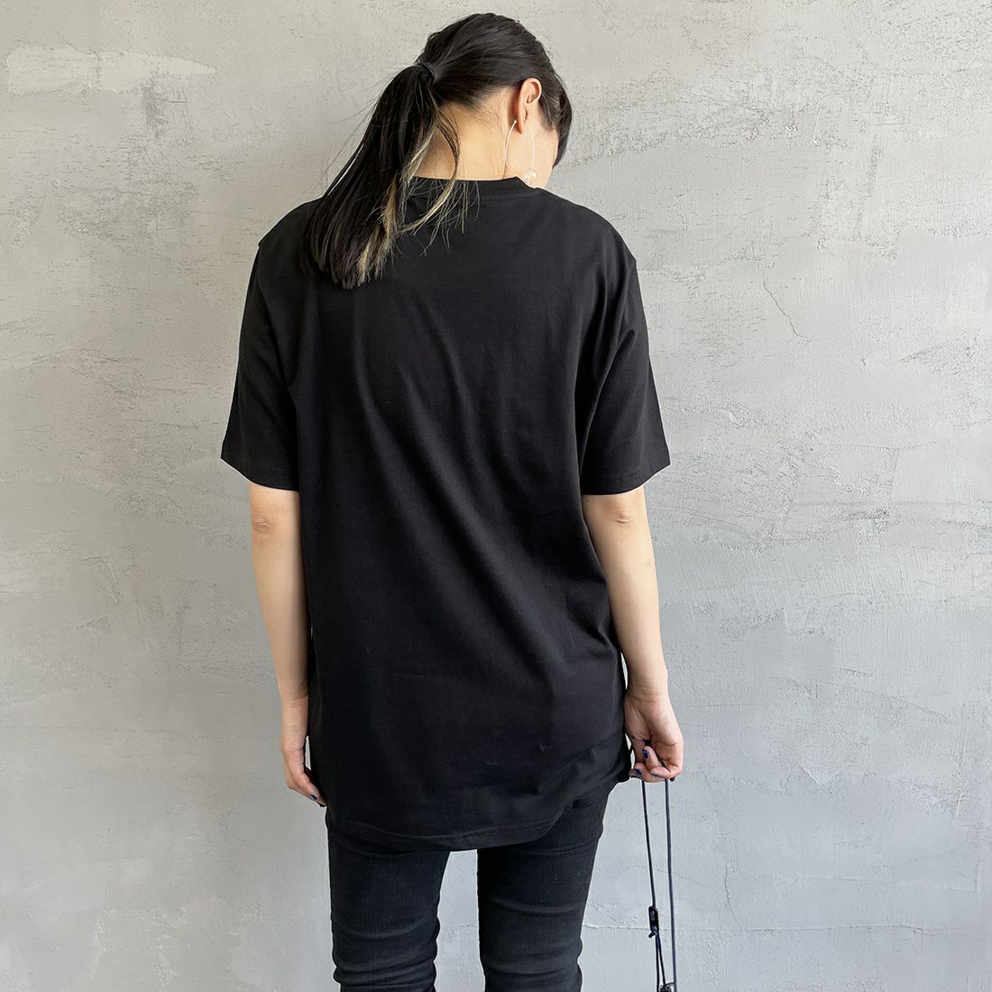 carhartt WIP [カーハートダブリューアイピー] ポケットTシャツ [I022091] 8900 BLACK &&モデル身長：156cm 着用サイズ：S&&