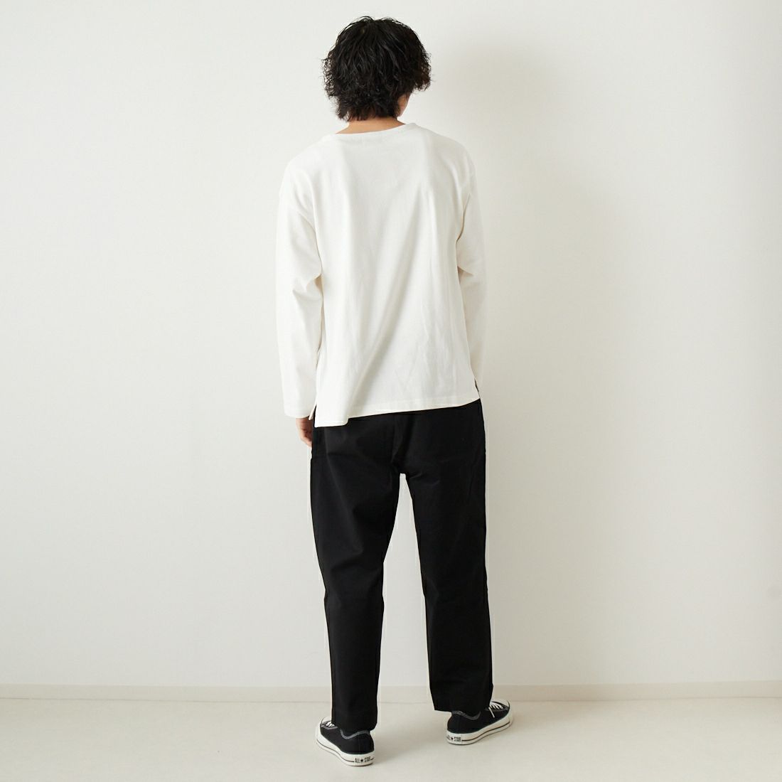 VALTA [ヴァルタ] 別注 タックテーパードチノパンツ [VA3018-JF] 710 BLACK &&モデル身長：182cm 着用サイズ：M&&