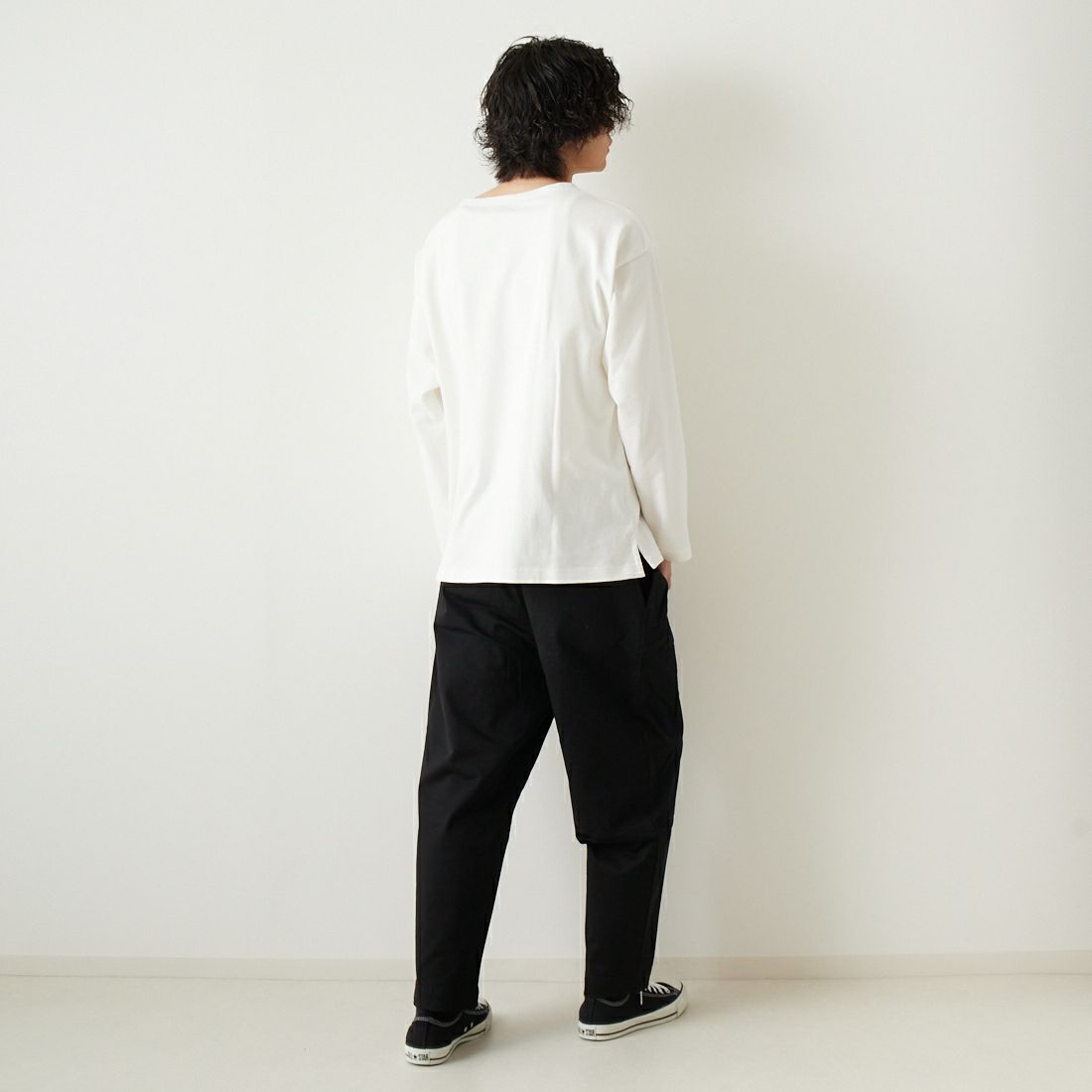 VALTA [ヴァルタ] 別注 タックテーパードチノパンツ [VA3018-JF] 710 BLACK &&モデル身長：182cm 着用サイズ：M&&