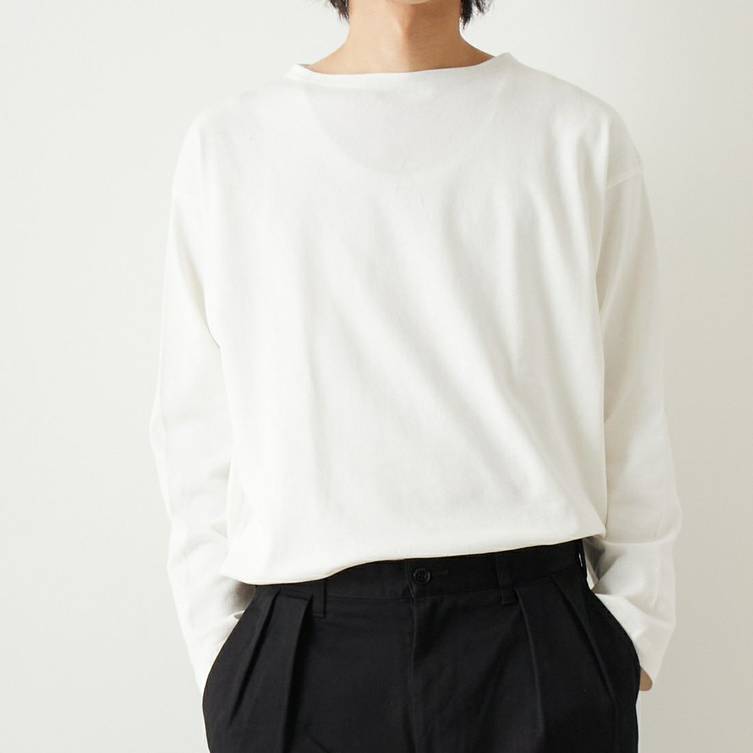 VALTA [ヴァルタ] 別注 タックテーパードチノパンツ [VA3018-JF] 710 BLACK &&モデル身長：182cm 着用サイズ：M&&
