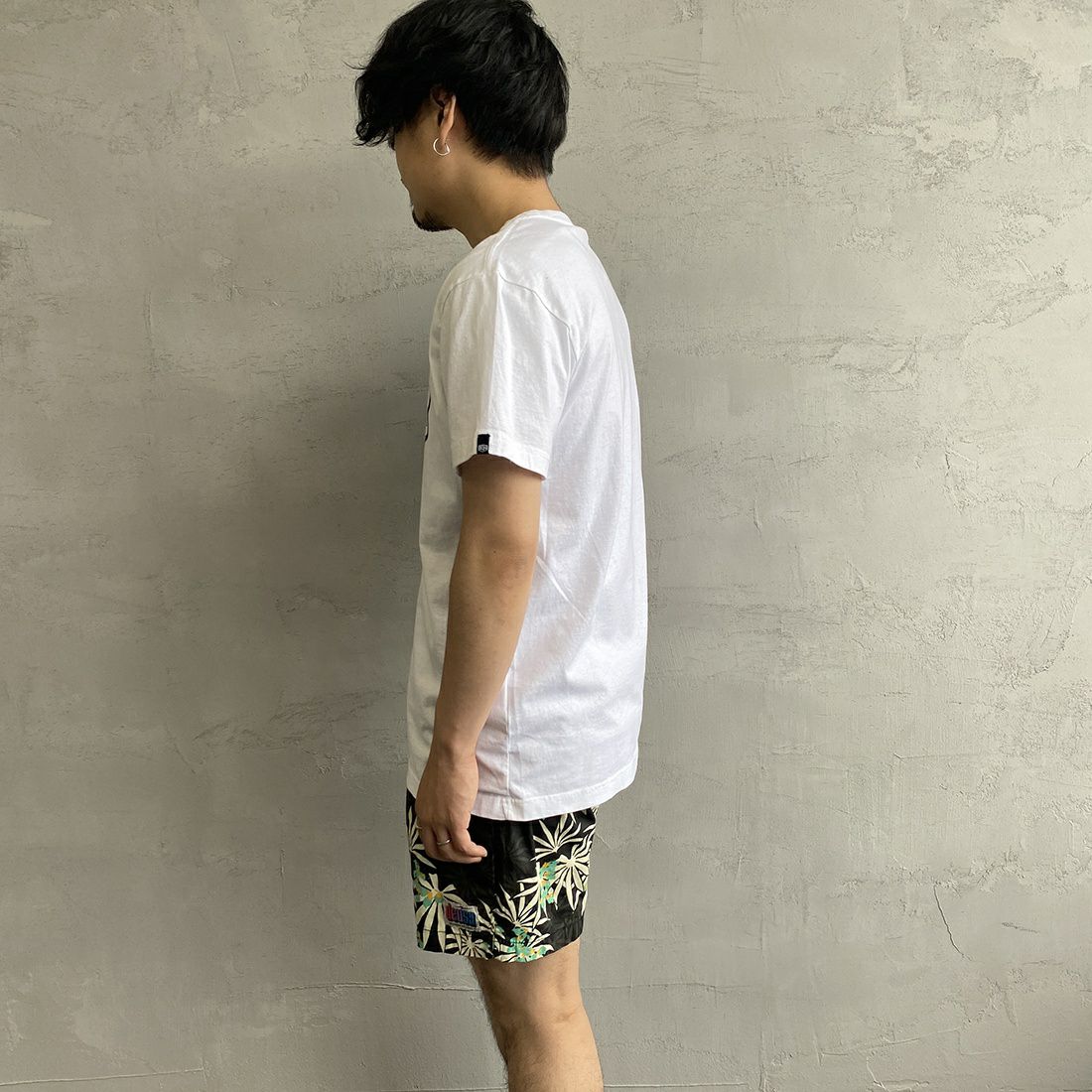 DEUS EX MACHINA [デウス エクス マキナ] SHIELD Tシャツ [T-DMW41808E] WHITE&&モデル身長：173cm 着用サイズ：S&&