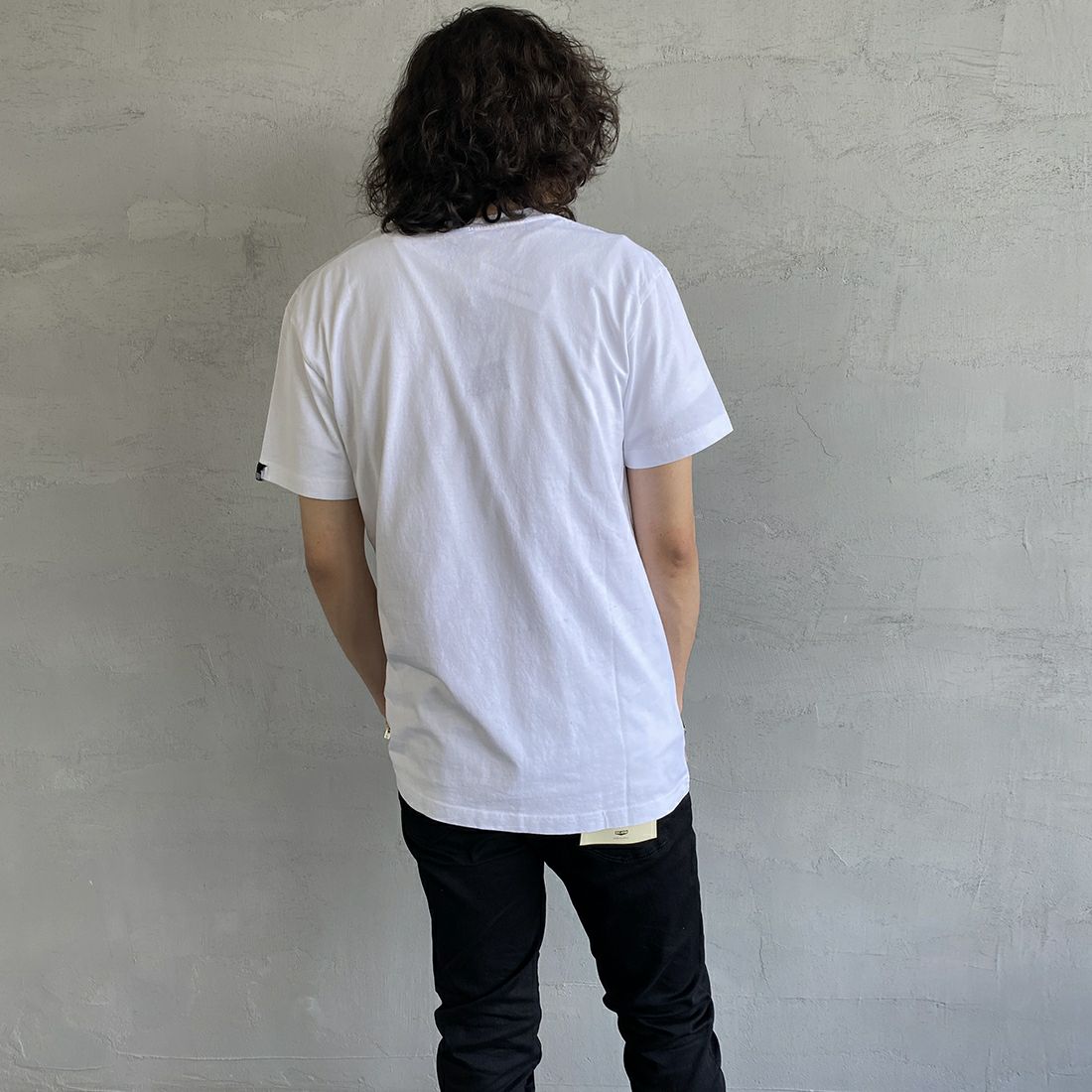 DEUS EX MACHINA [デウス エクス マキナ] SHIELD Tシャツ [T-DMW41808E] WHITE&&モデル身長：173cm 着用サイズ：S&&