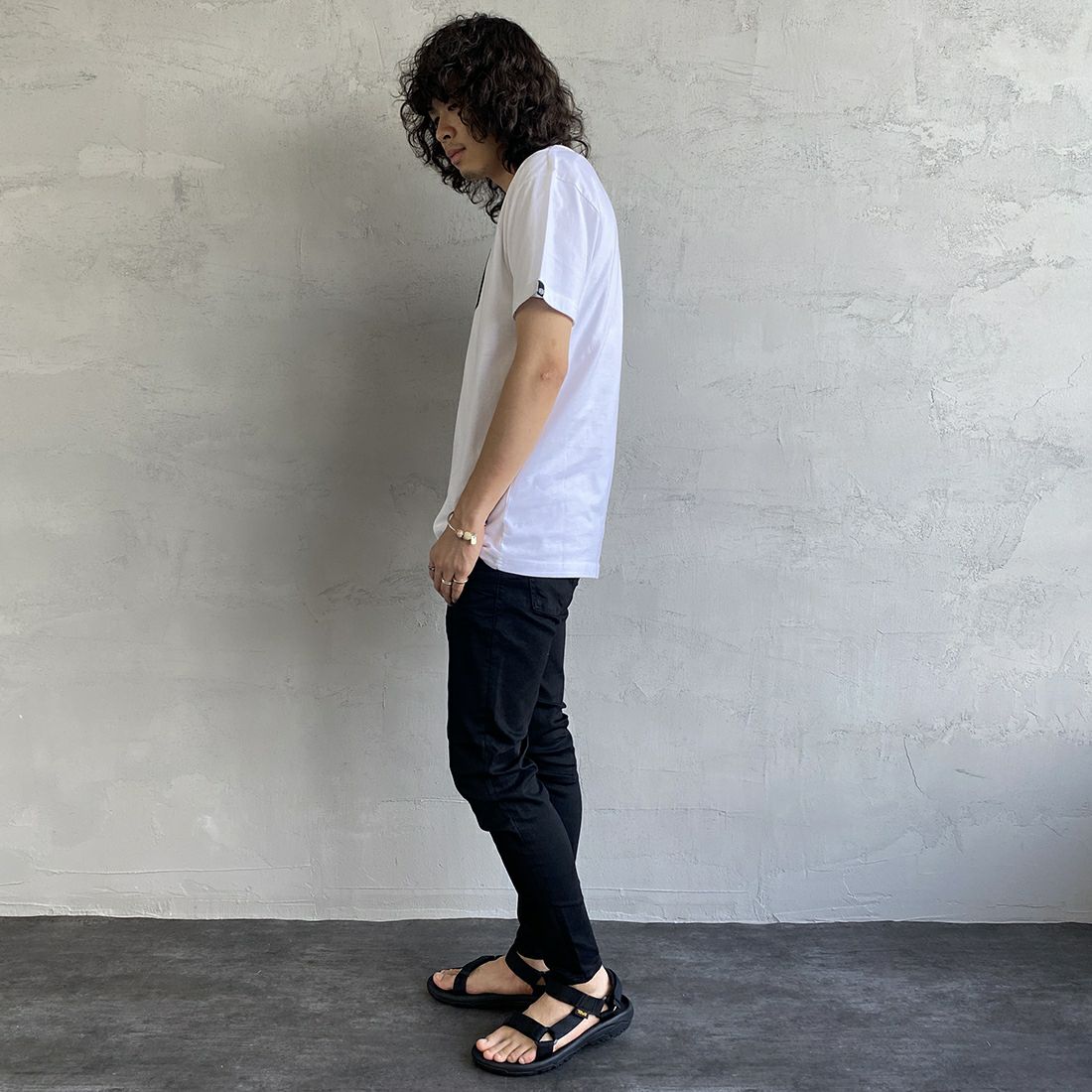 DEUS EX MACHINA [デウス エクス マキナ] SHIELD Tシャツ [T-DMW41808E] WHITE&&モデル身長：173cm 着用サイズ：S&&