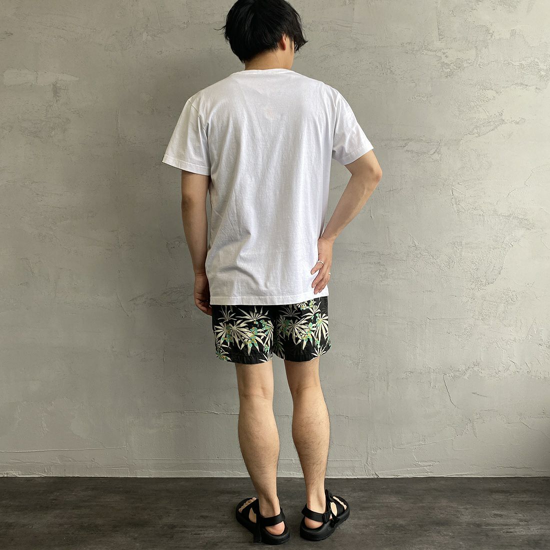 DEUS EX MACHINA [デウス エクス マキナ] SHIELD Tシャツ [T-DMW41808E] WHITE&&モデル身長：173cm 着用サイズ：S&&