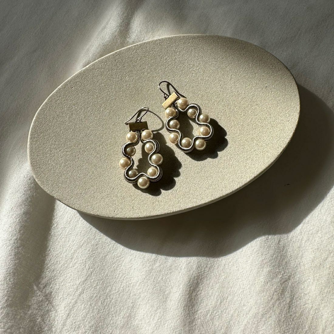 STELLA CIFFON [ステラシフォン] 樹脂パールラウンドピアス [AST-P71] 60 BEIGE