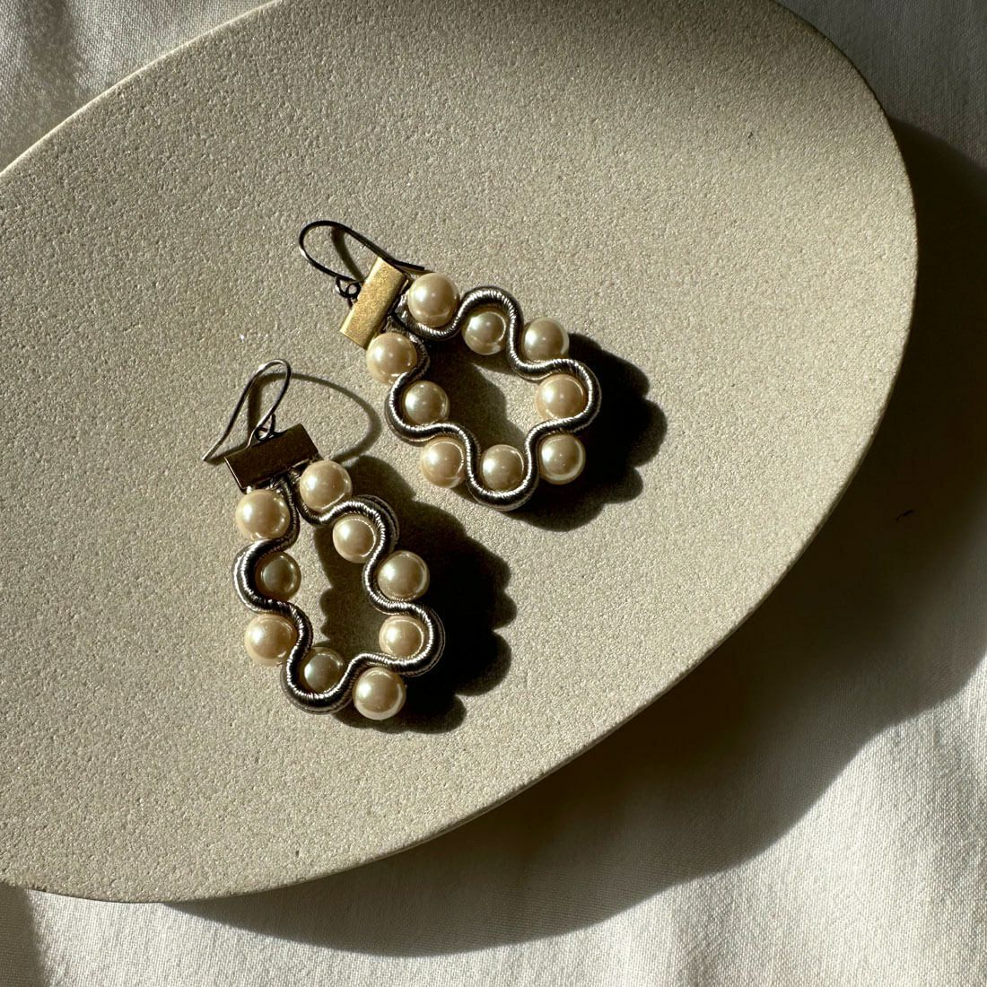 STELLA CIFFON [ステラシフォン] 樹脂パールラウンドピアス [AST-P71] 60 BEIGE